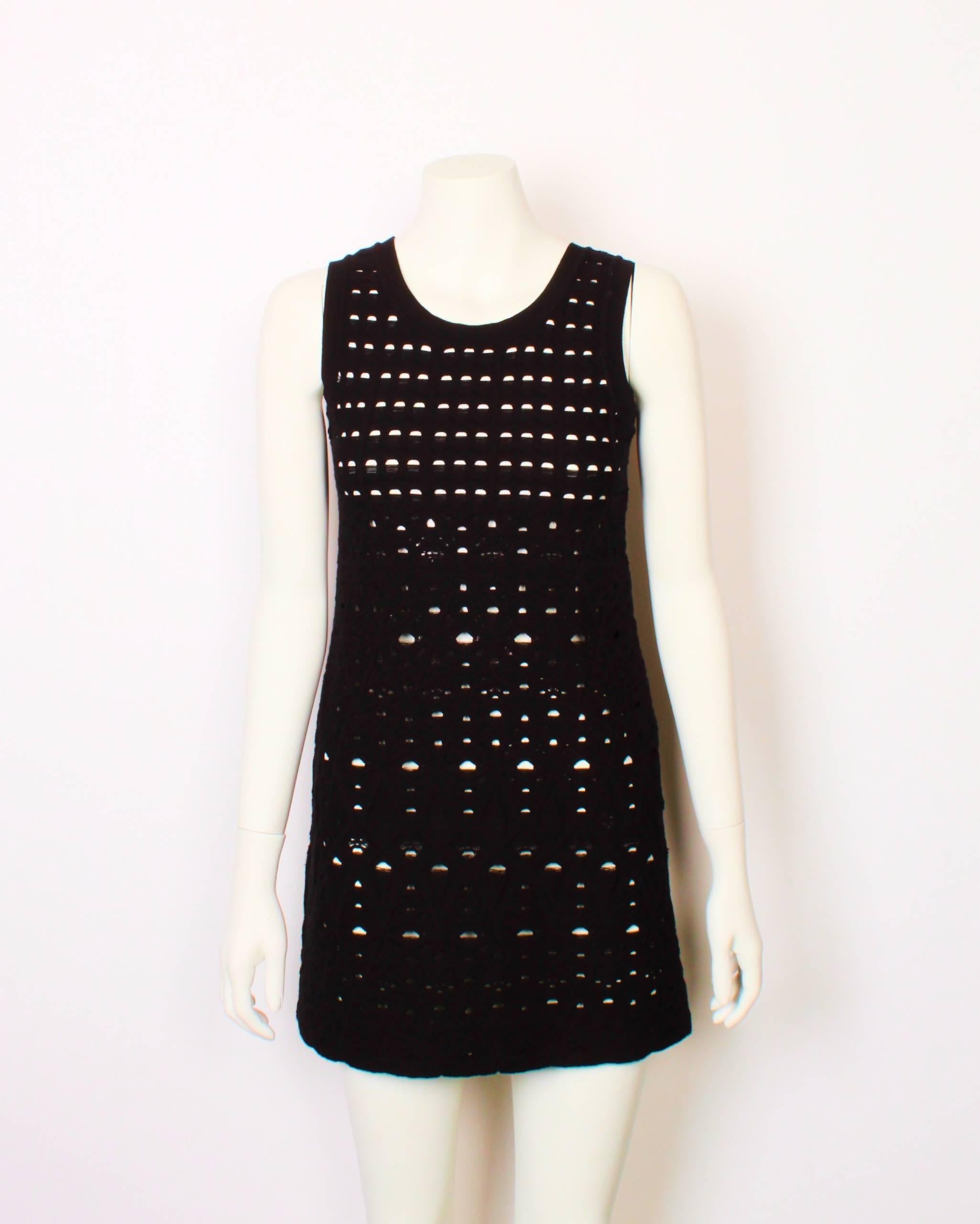 Chanel Black and White Knit Mini Dress In Good Condition In Melbourne, Victoria