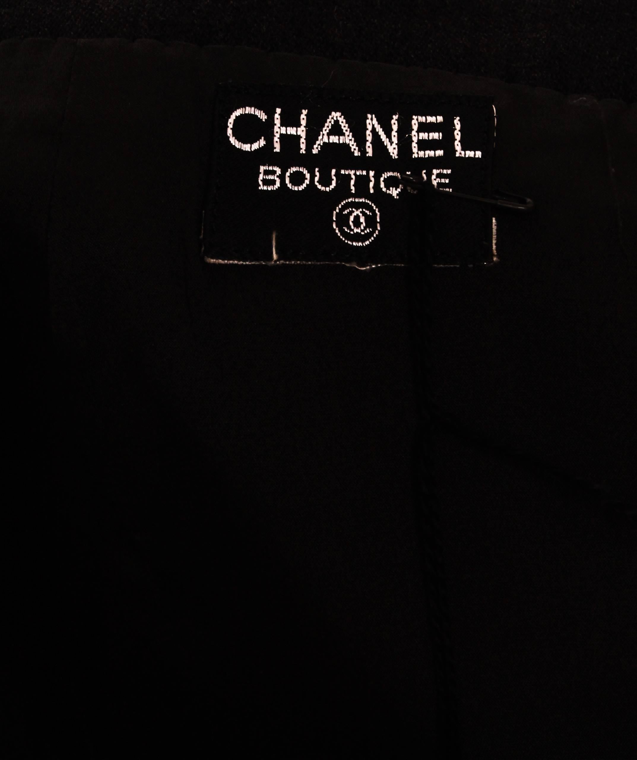 Women's Chanel Boutique Pencil Skirt For Sale