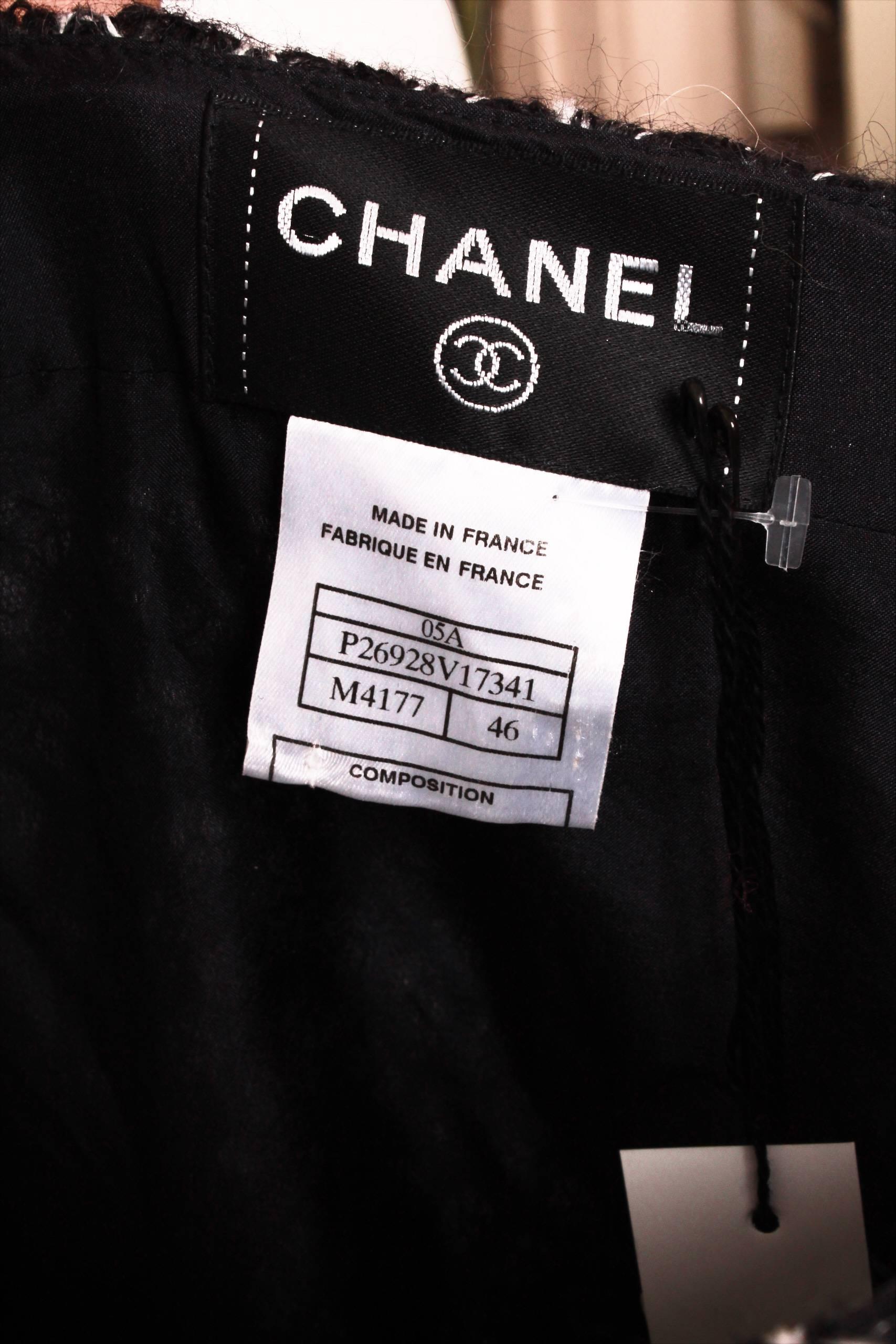Chanel Knit Skirt In Good Condition For Sale In Melbourne, Victoria