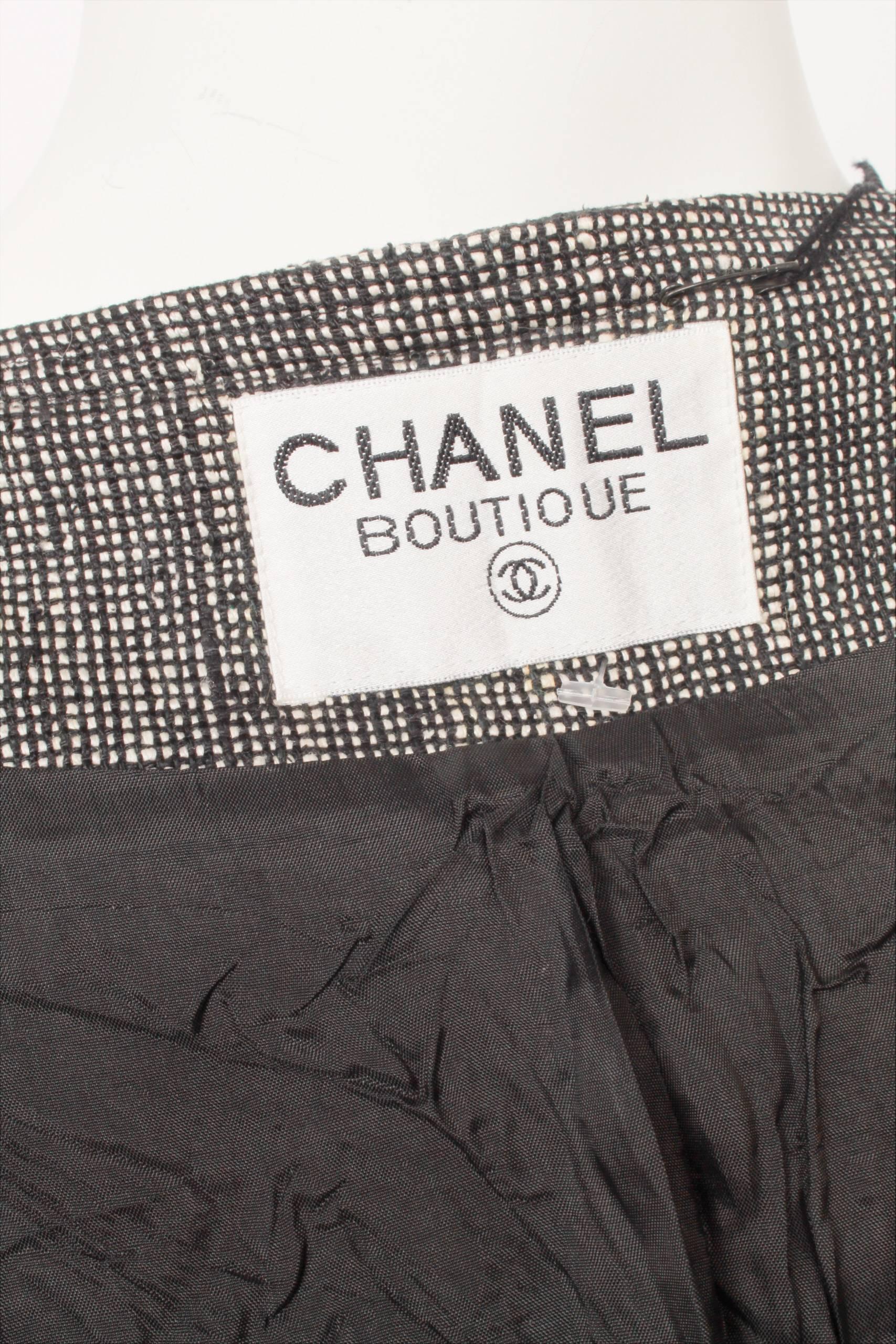 Women's Chanel Back and White Tweed Jacket For Sale