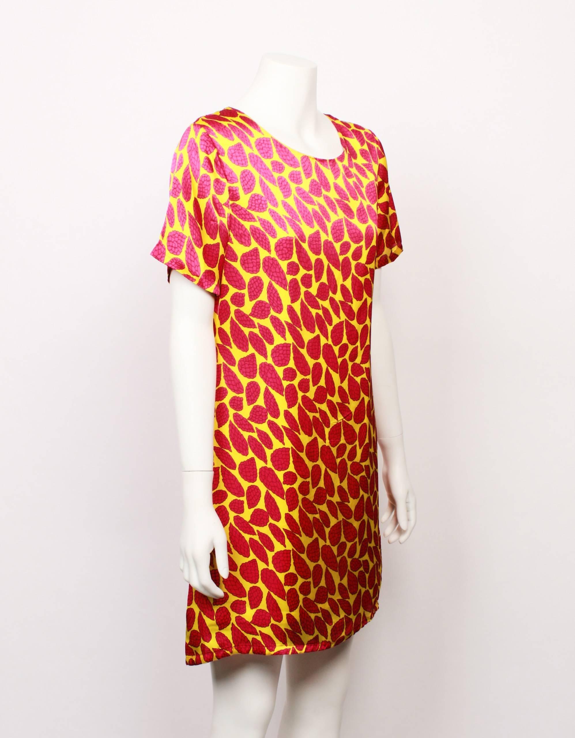 Love Moschino Printed Shift Dress In Good Condition For Sale In Melbourne, Victoria