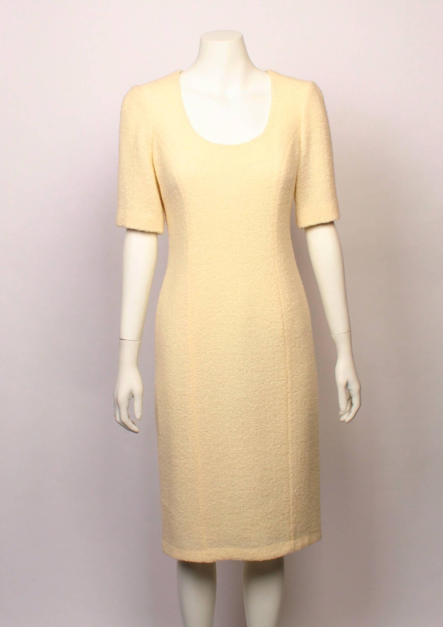 Moschino Cheap And Chic Ivory Wool Boucle' Shift Dress In Good Condition For Sale In Melbourne, Victoria