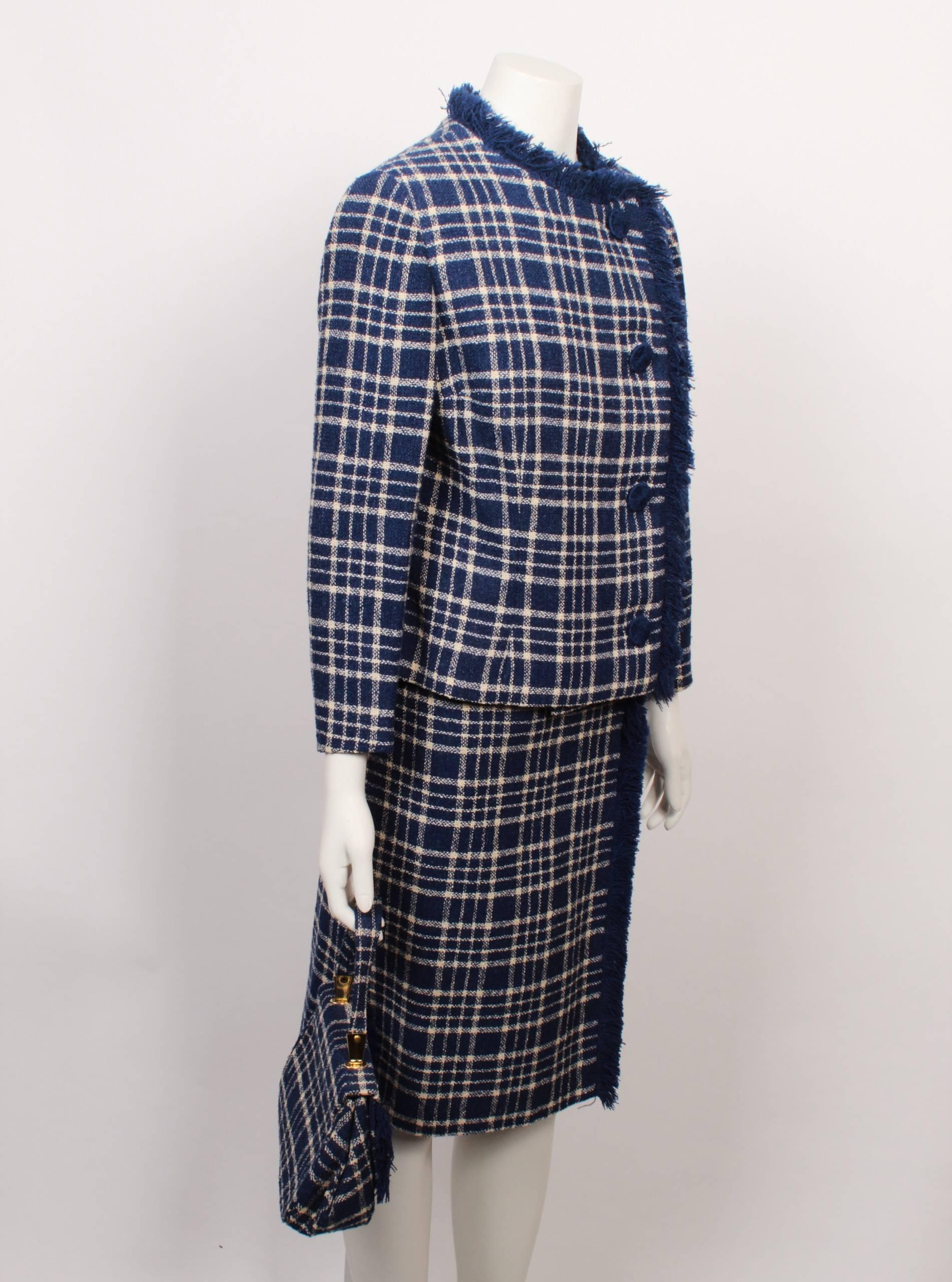 1960's Le Louvre Tweed Skirt Suit Ensemble and Matching Hand Bag In Good Condition In Melbourne, Victoria