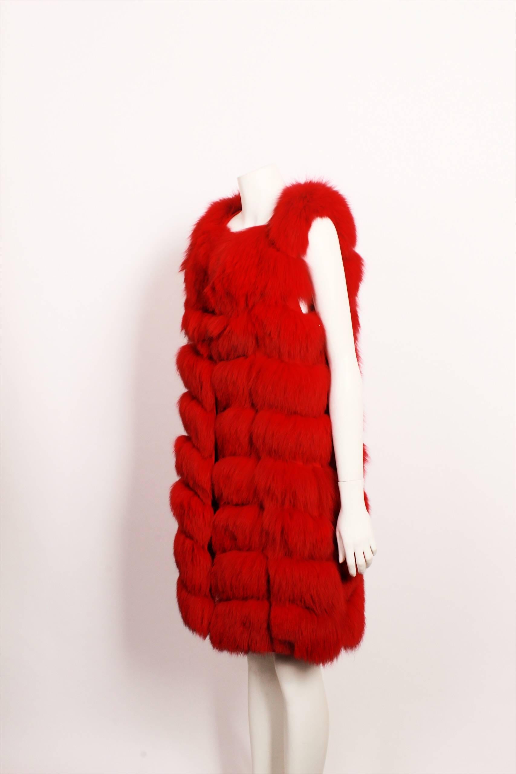 Red Fox Fur Vest In New Condition For Sale In Melbourne, Victoria