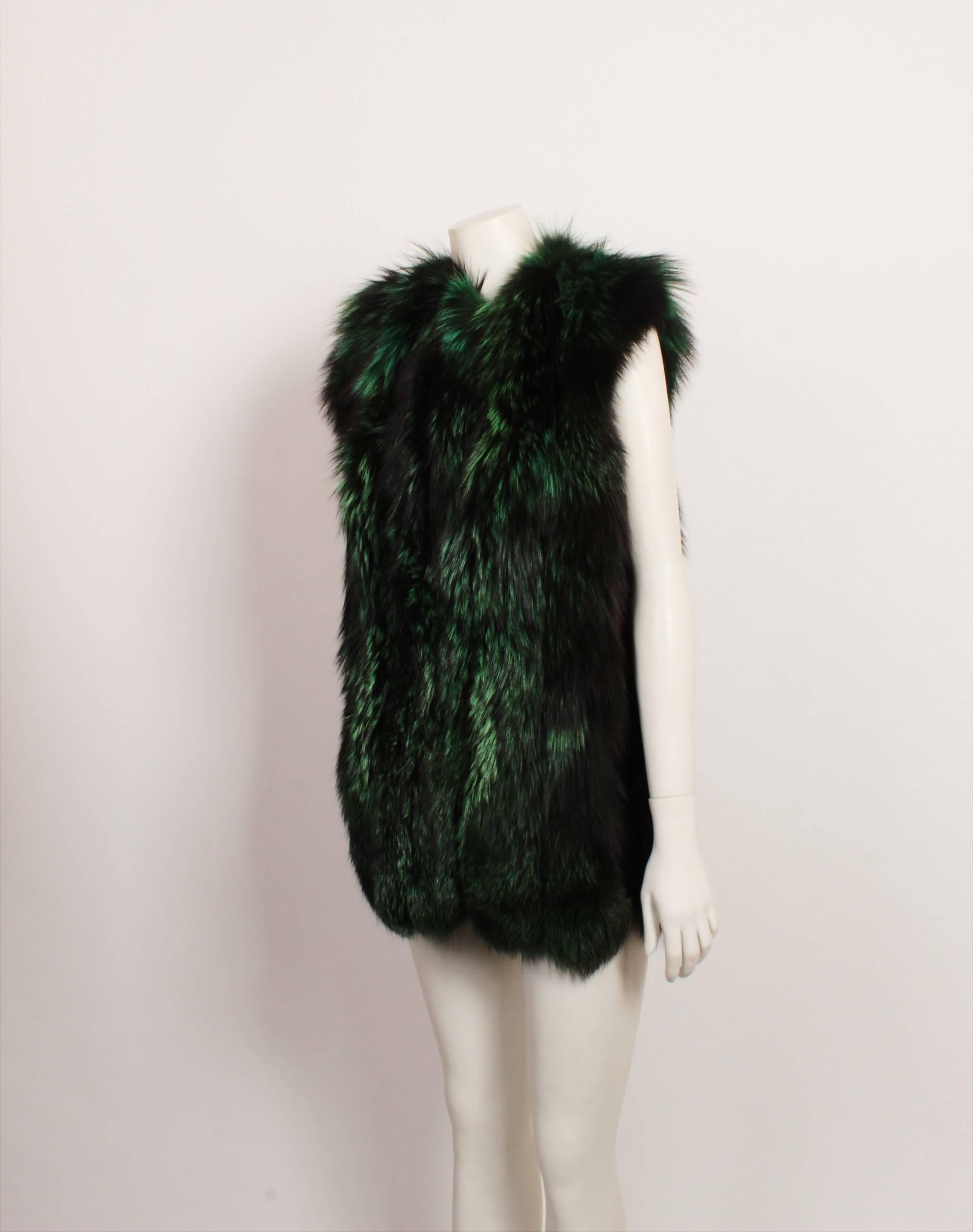 Green And Black Fur Sleeveless Vest In Excellent Condition For Sale In Melbourne, Victoria