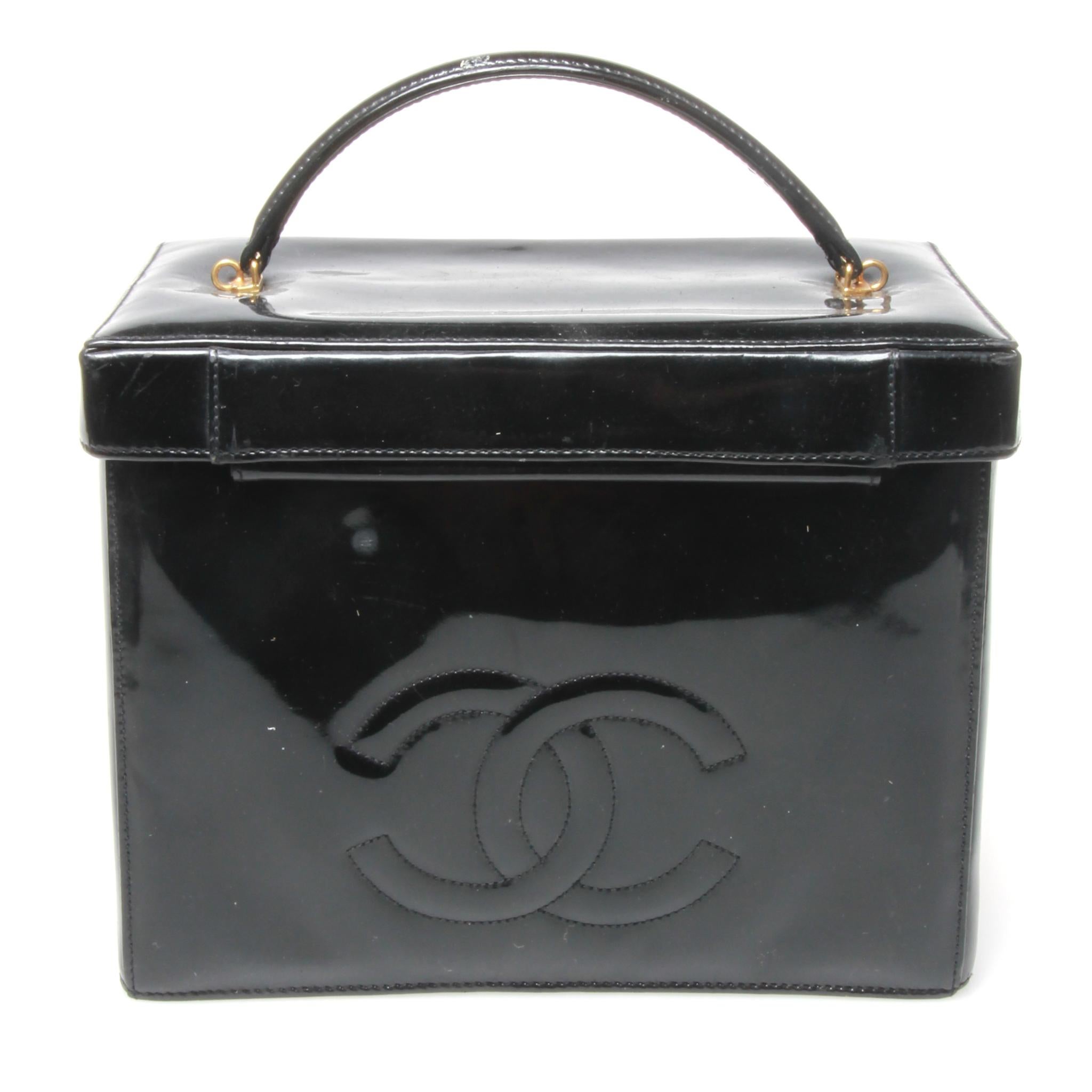 chanel makeup case
