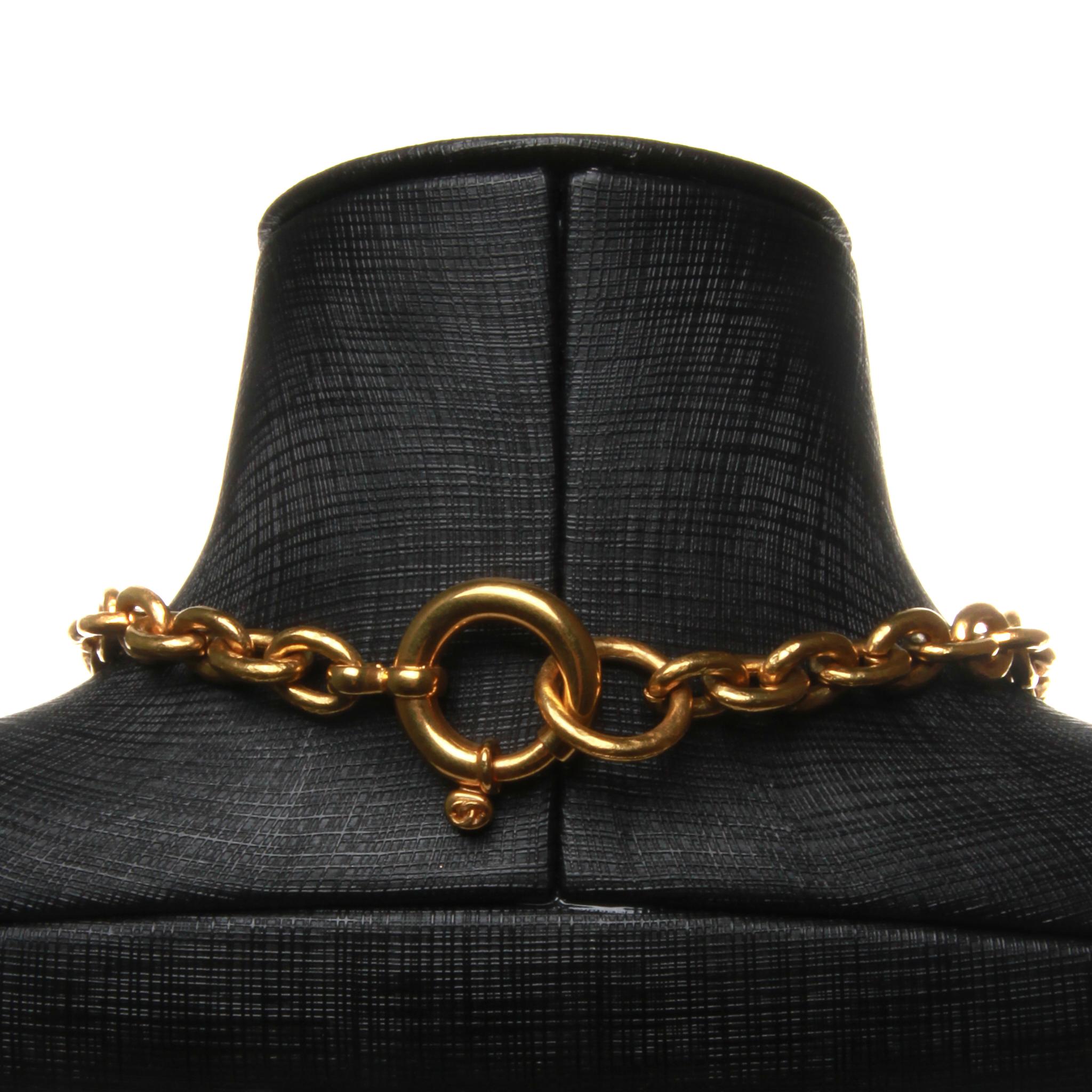 chanel magnifying glass necklace