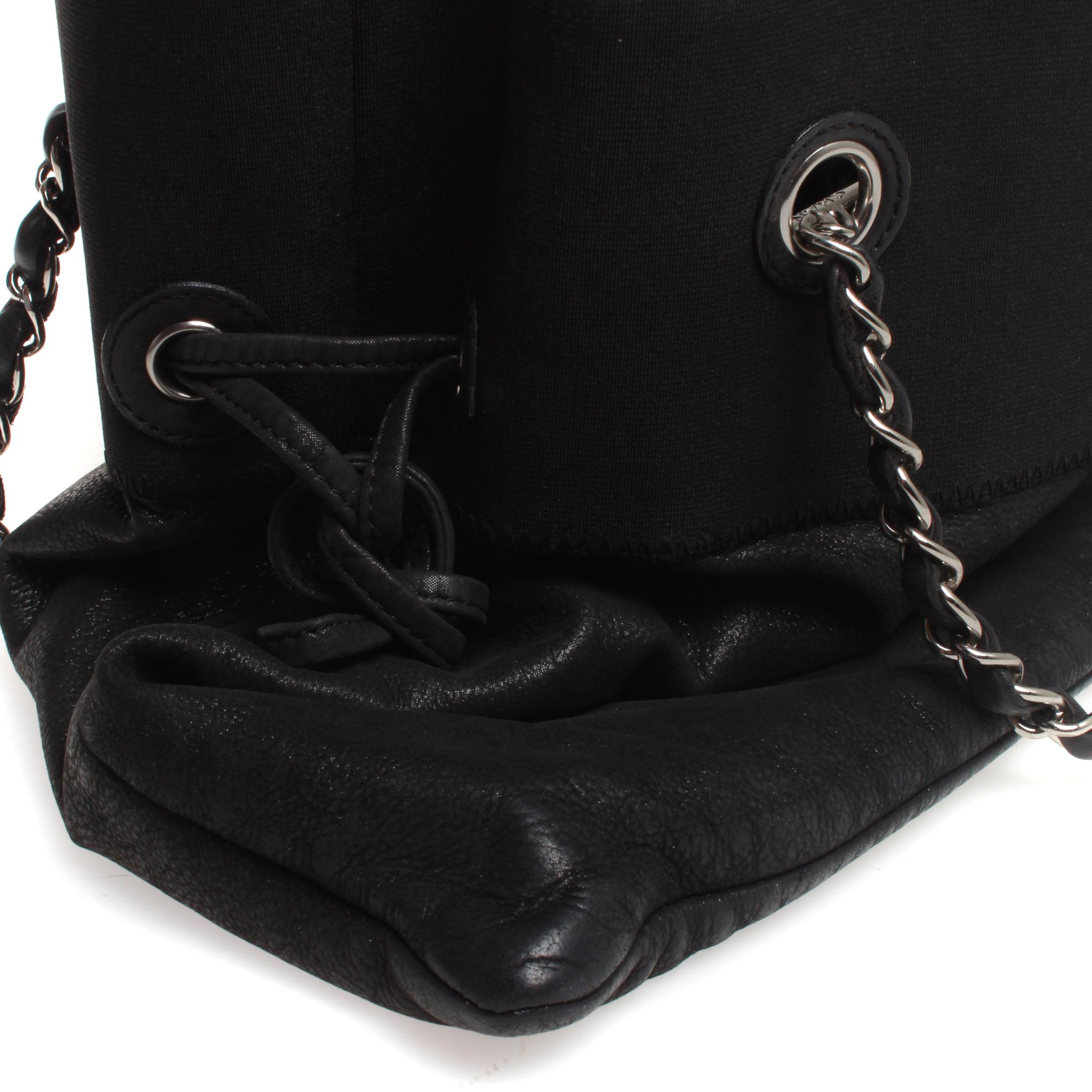 Chanel black handbag 4