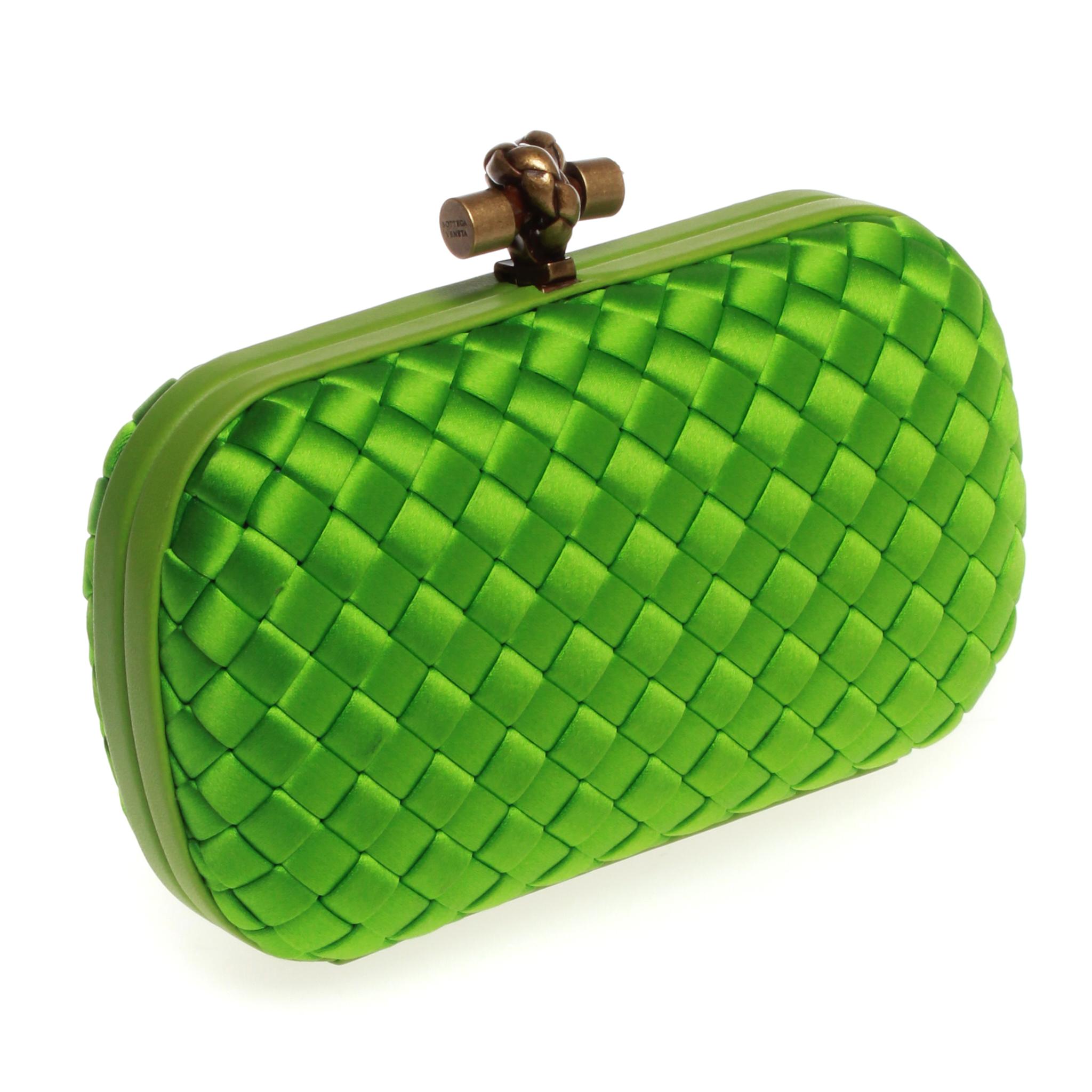 Bottega Veneta knot clutch in apple green, with dust cover and gold hardware. In great condition