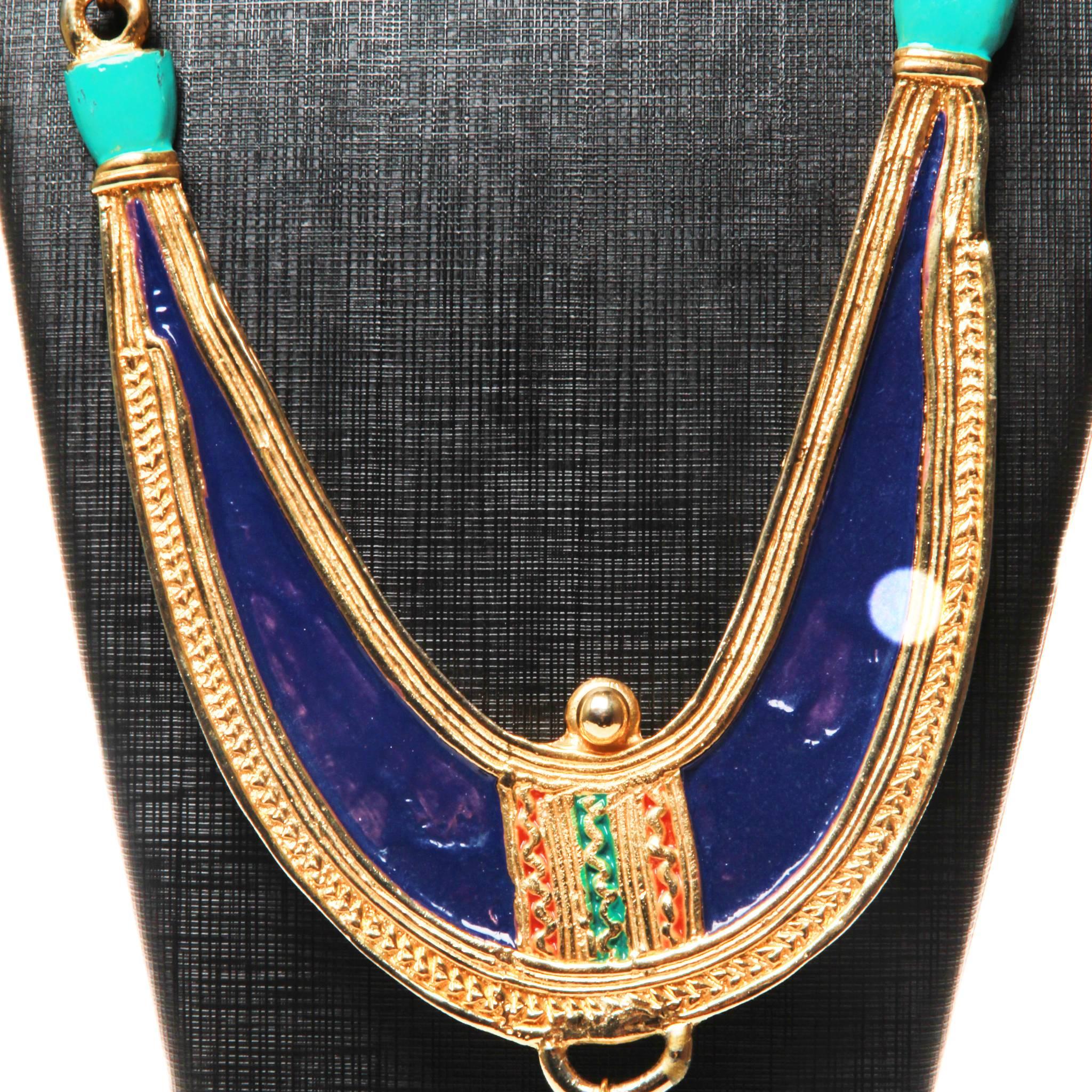 Karl Lagerfeld Paris Oversized Enamelled Runway Necklace 212.8 grams In Good Condition For Sale In Melbourne, Victoria