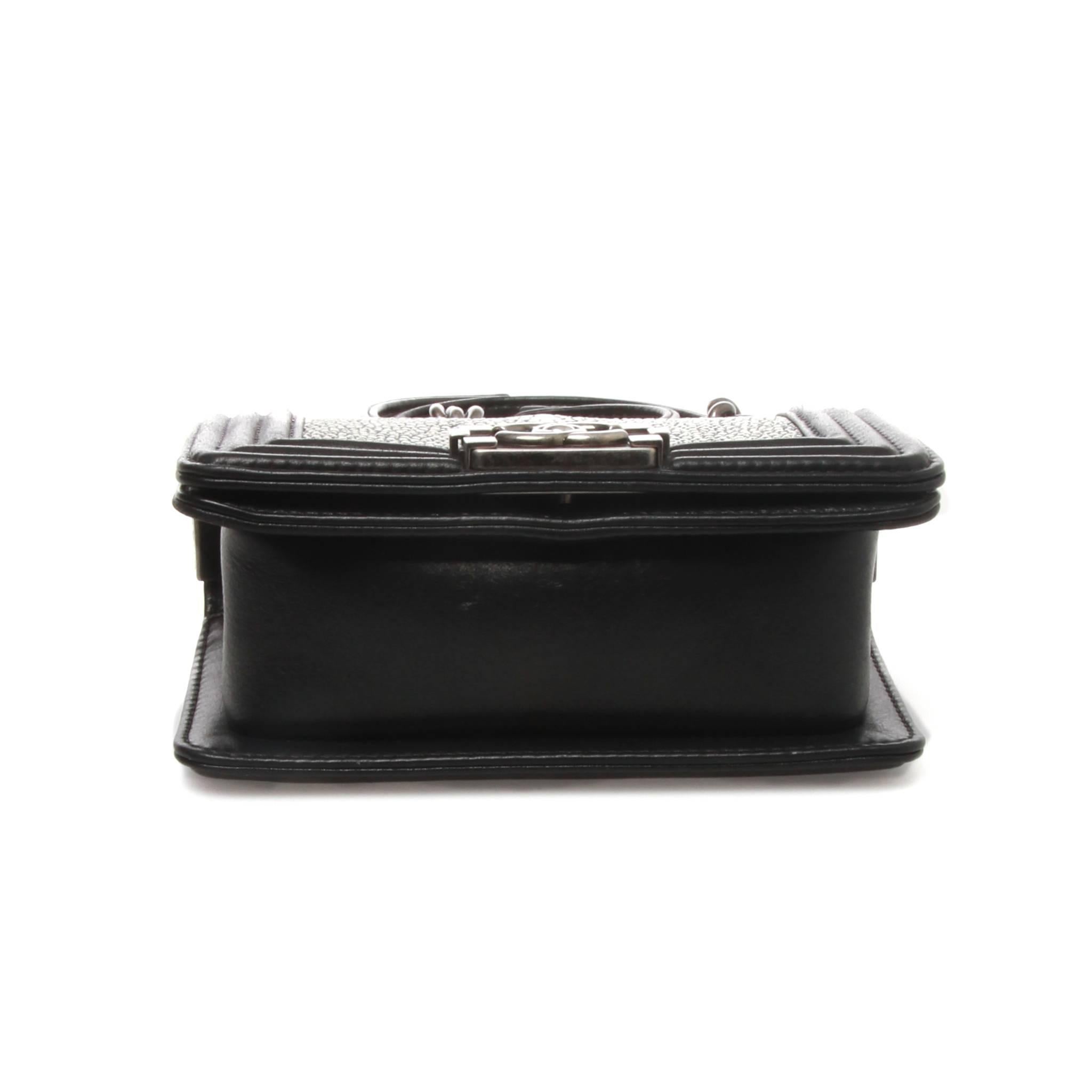 chanel stingray boy bag