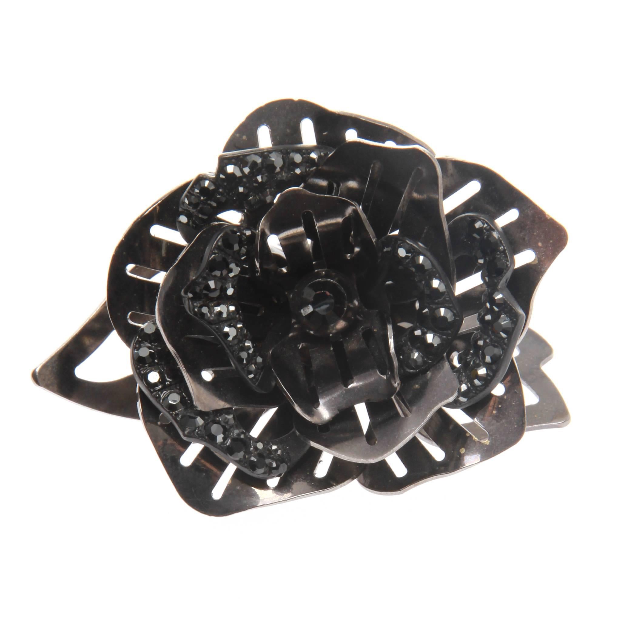 Lanvin Flower Ring In Excellent Condition For Sale In Melbourne, Victoria