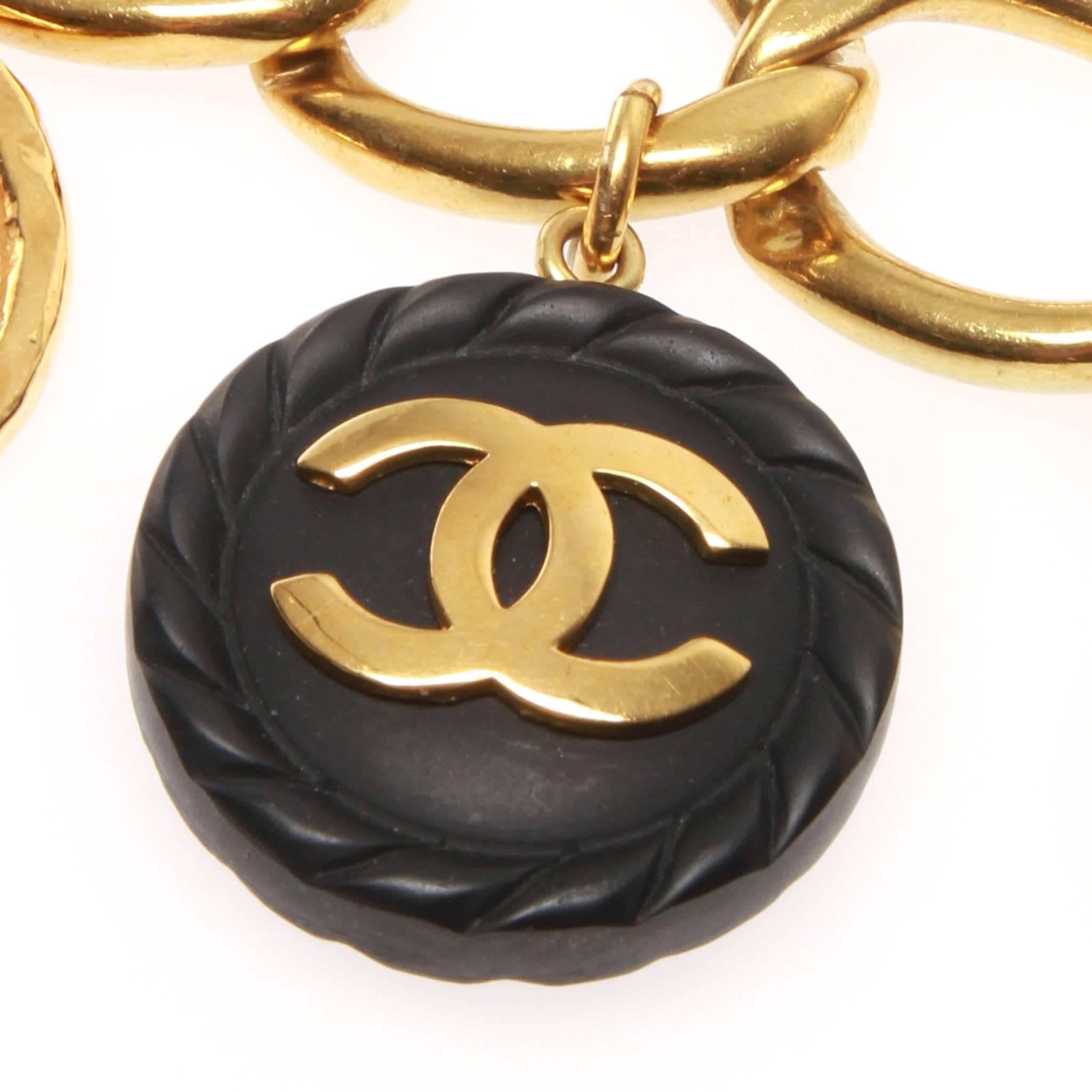 Chanel Large Charmed Bracelet, Large Link 1994 Model, w/ Black and Gold CC Charm In Excellent Condition In Melbourne, Victoria