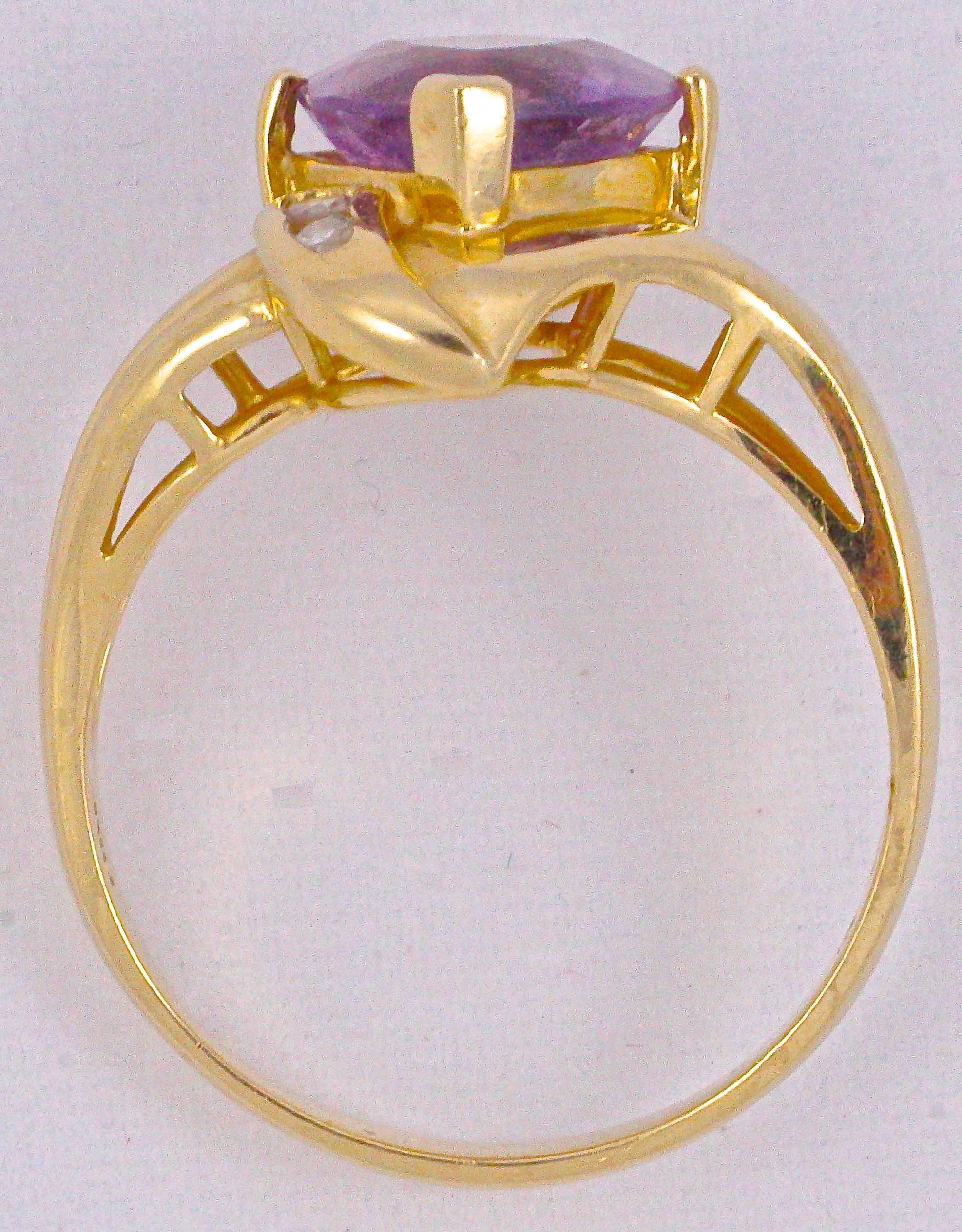14K Gold Amethyst Diamond Dress Ring circa 1990s In Good Condition For Sale In London, GB