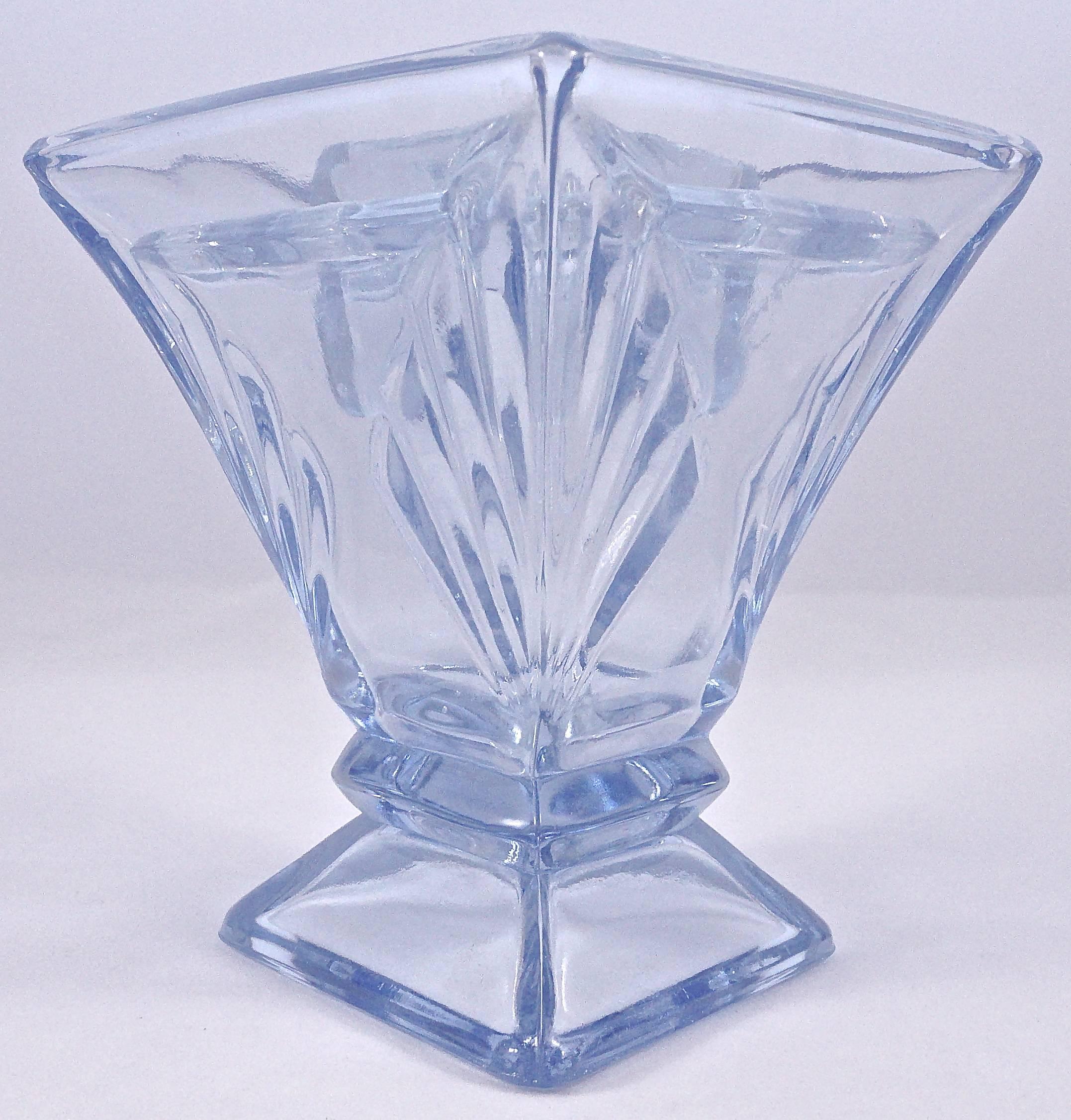 Bagley blue Art Deco diamond shaped vase made from pressed glass with removable flower frog/holder. This design by Bagley & Co was called Spinette. Measuring height 11.4cm (4.5 inches) by width 18.8cm (7.4 inches) and 14cm (5.5 inches). There is
