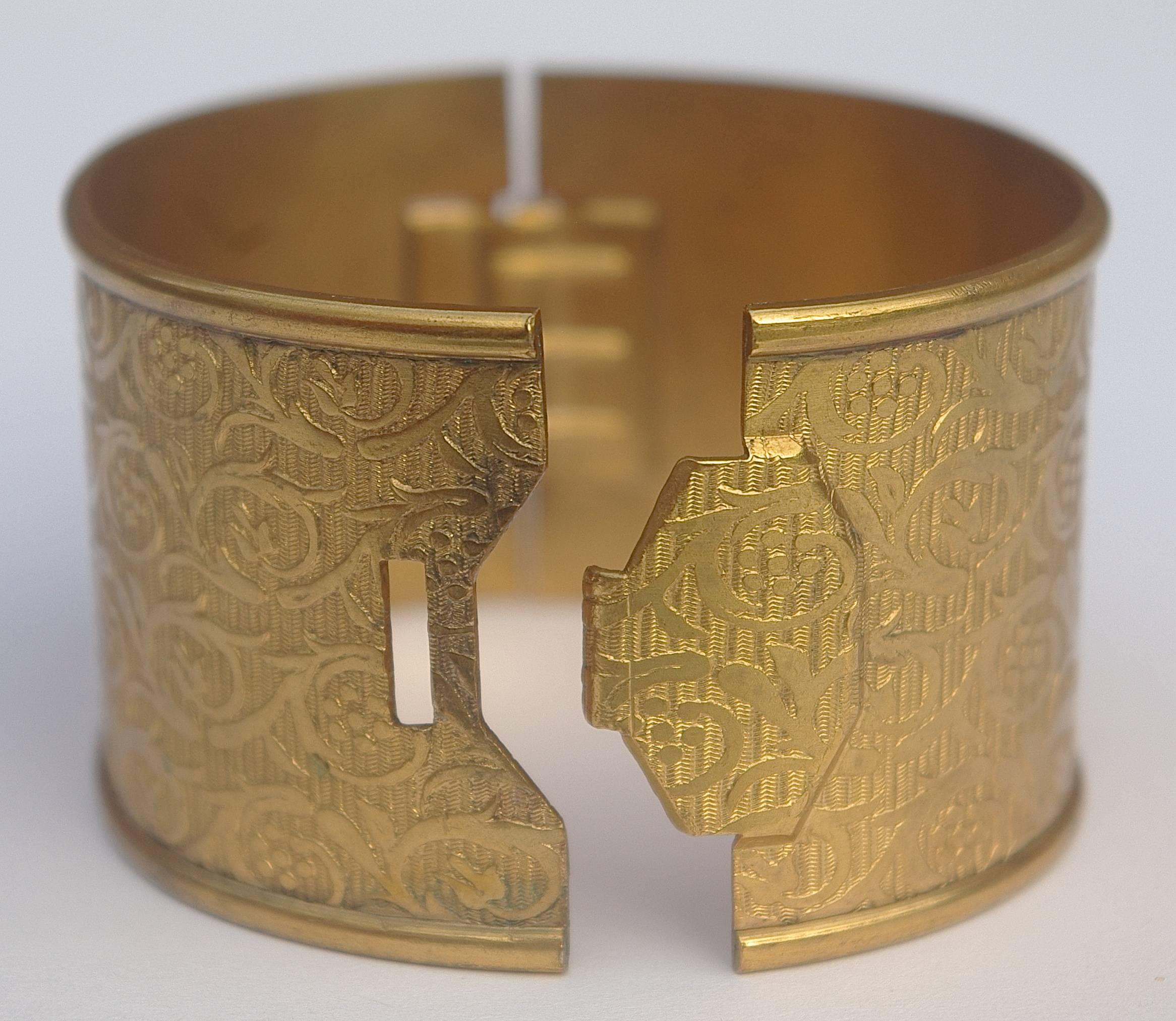 Gold Tone Wide Floral Bangle Bracelet circa 1920s In Good Condition In London, GB