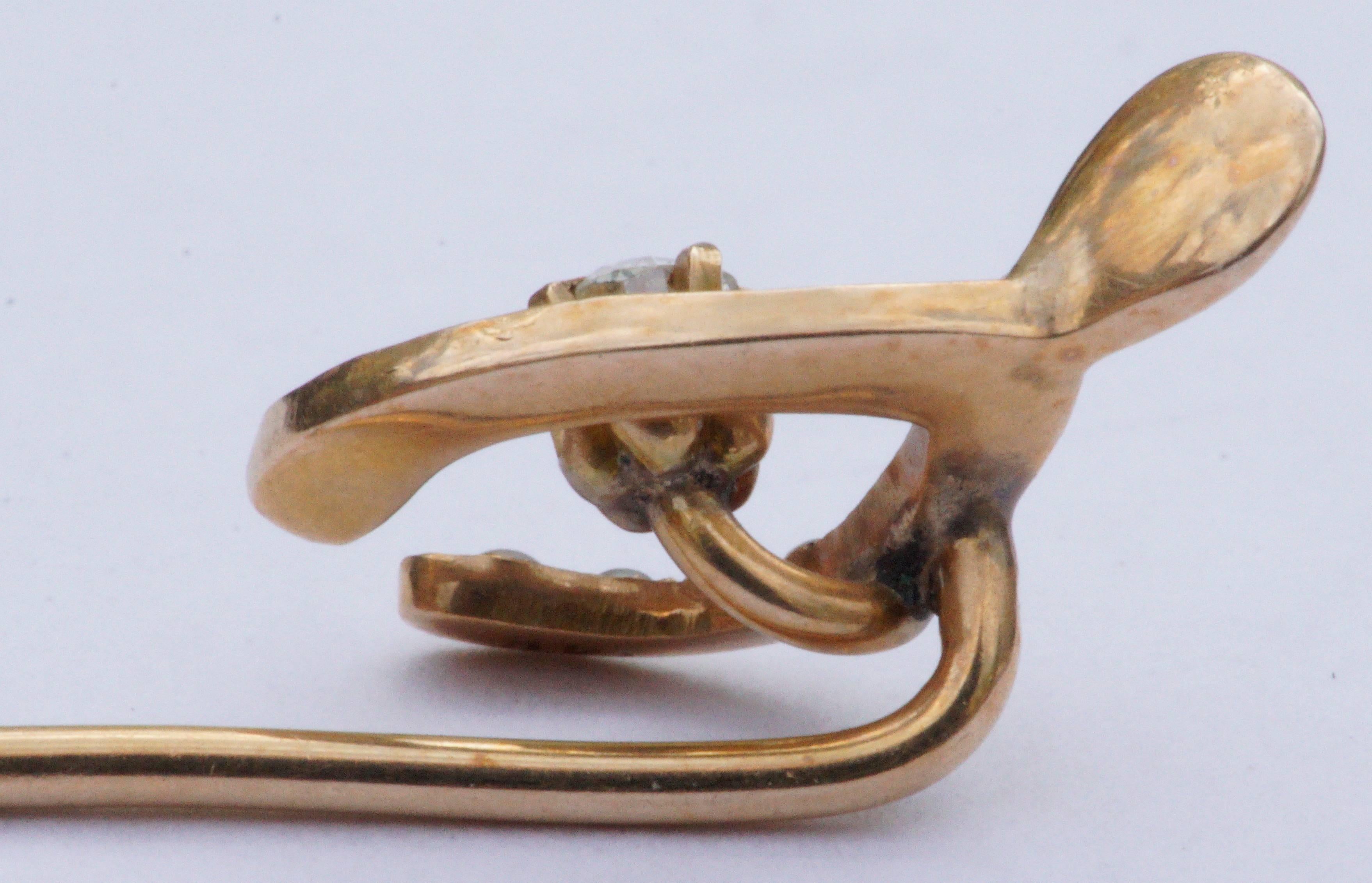 Antiker viktorianischer 14K Gold Diamond und Seed Pearl Wishbone Stick Pin im Zustand „Gut“ in London, GB