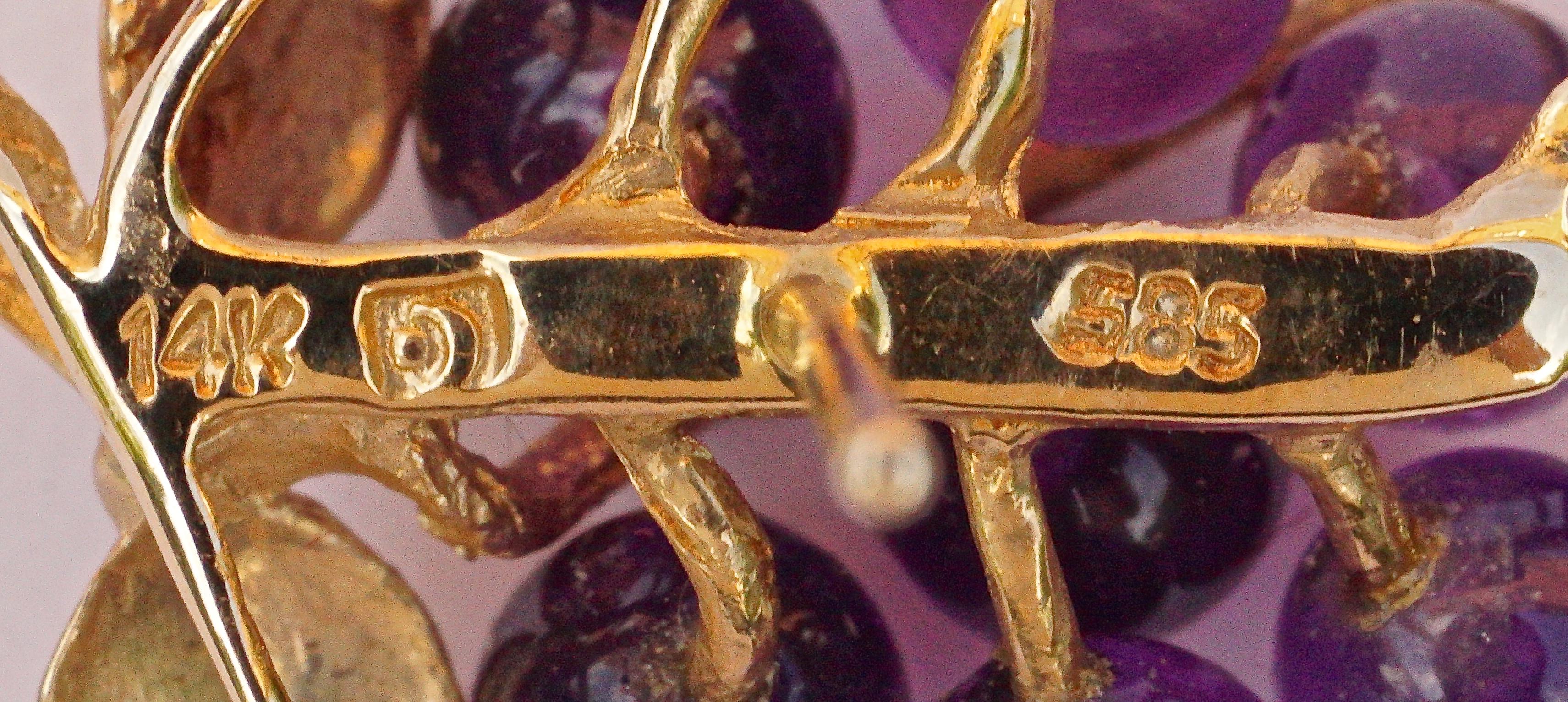 grapes design earrings gold