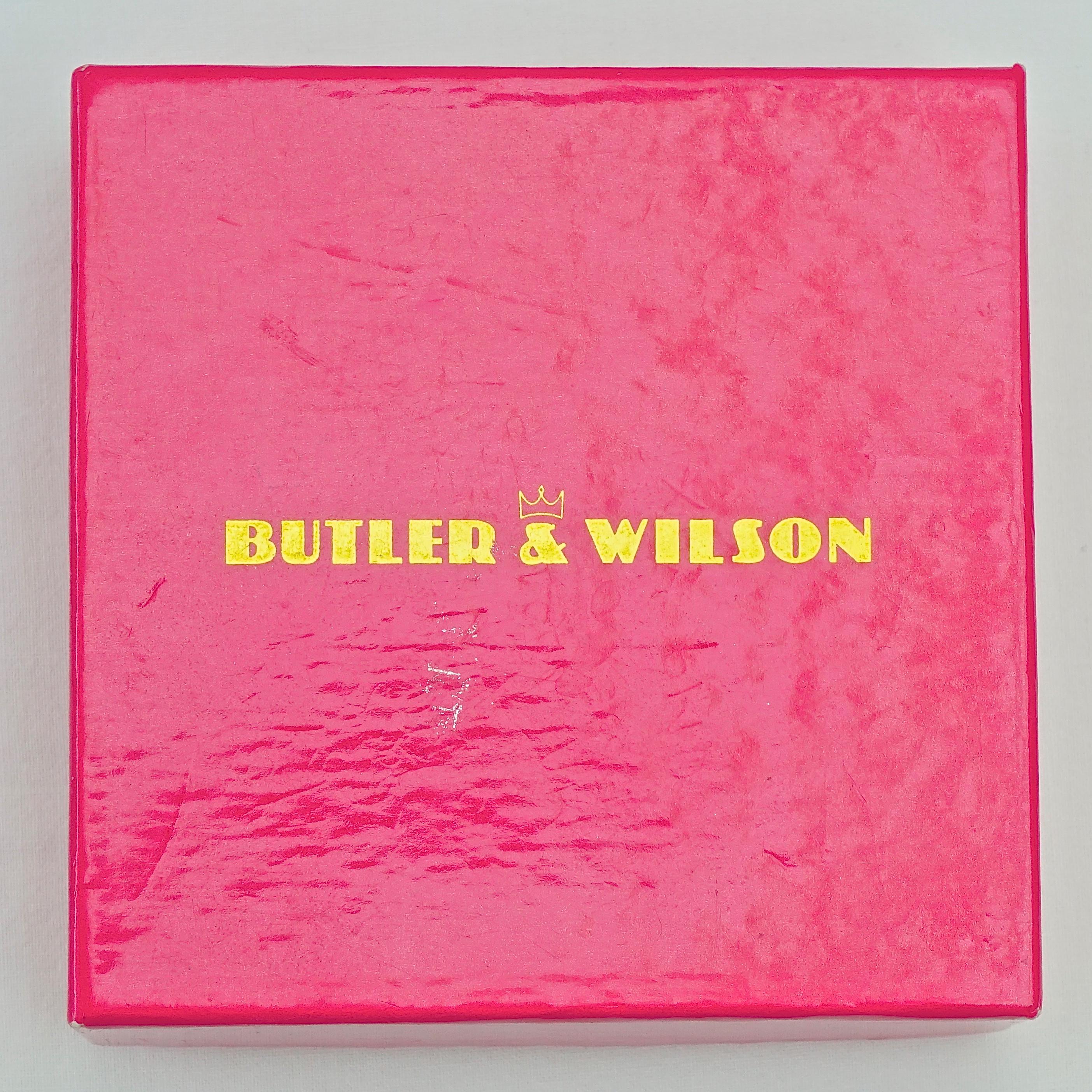 Butler & Wilson Broche bouton de rose de couleur argent avec cristaux transparents, roses et bleus  en vente 3