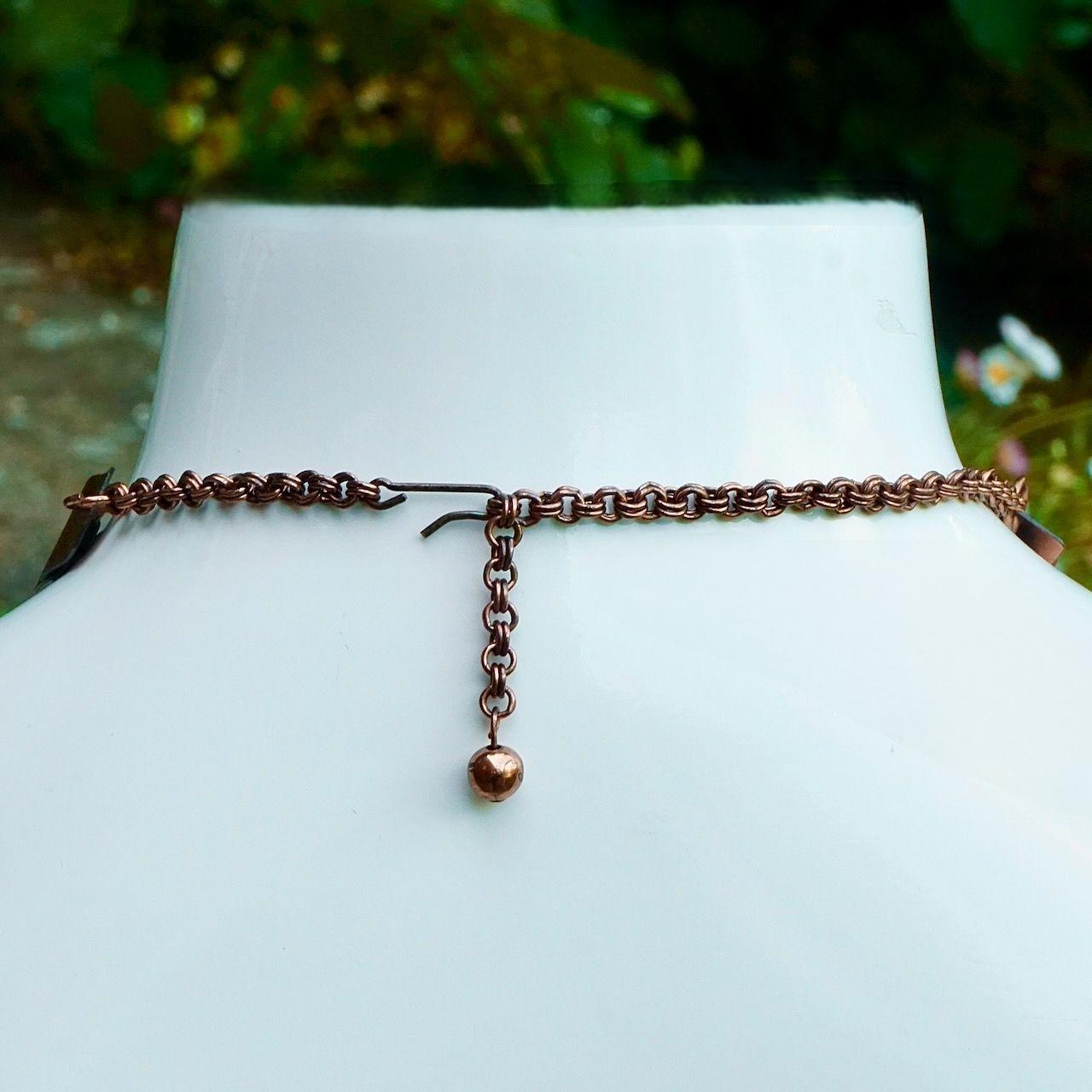 Femenino o masculino Juego de pendientes pulsera collar de eslabones de cobre texturizado y pulido de mediados de siglo en venta