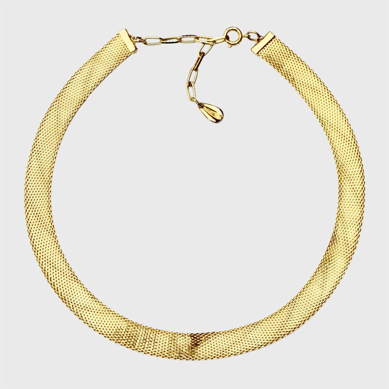 Collier texturé en plaqué or de style Revive égyptien circa 1980 en vente 1