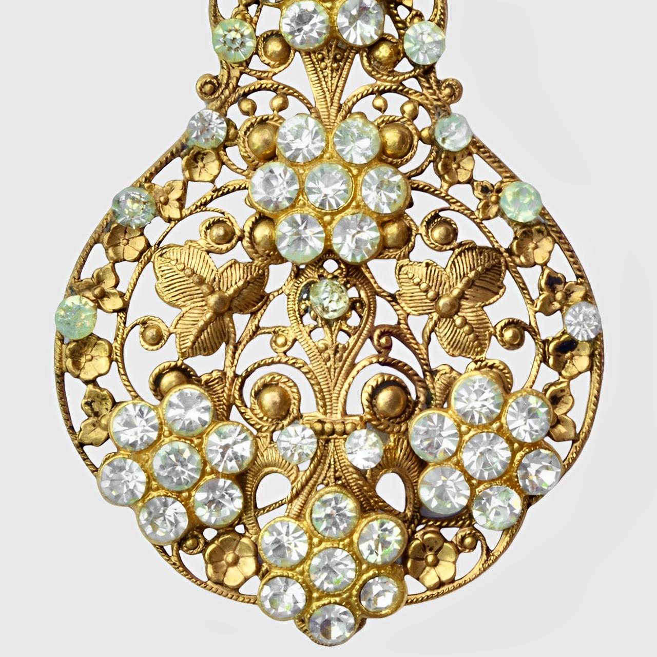 Orecchini a goccia ornati con strass placcati in oro neri Parigi In condizioni buone in vendita a London, GB