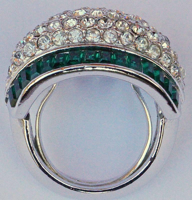 Silver Tone Green and Clear Rhinestone Bombé Cocktail Ring circa 1980s In Good Condition In London, GB