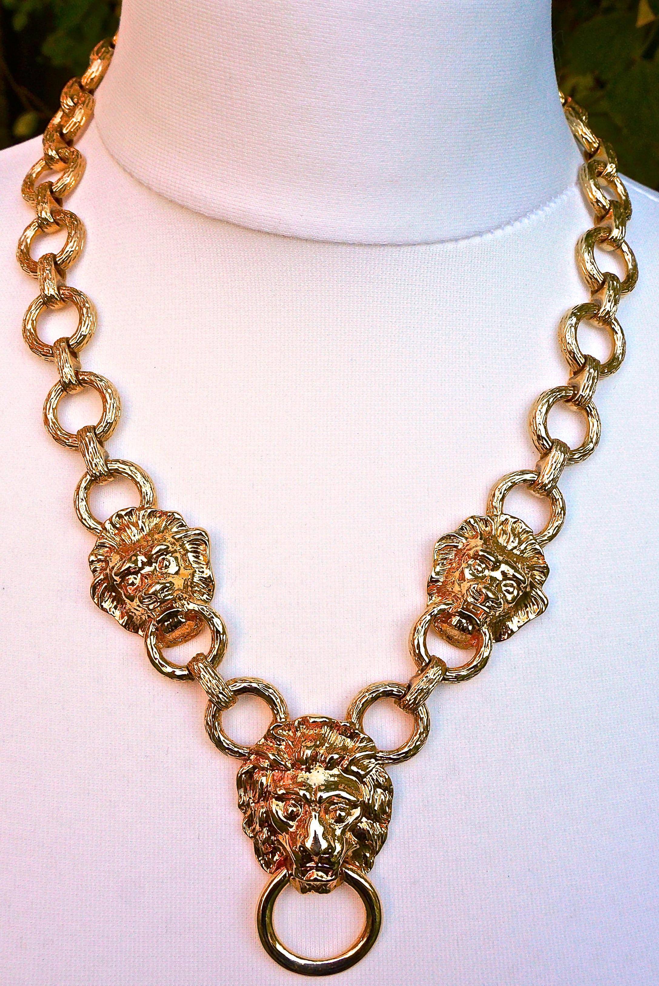 Kenneth Jay Lane 1990s Gold Plated Lions Head Doorknocker Link Chain Necklace In Good Condition In London, GB