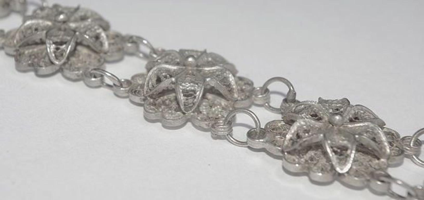 Silver Filigree Flower Design Link Bracelet circa 1930s For Sale 2
