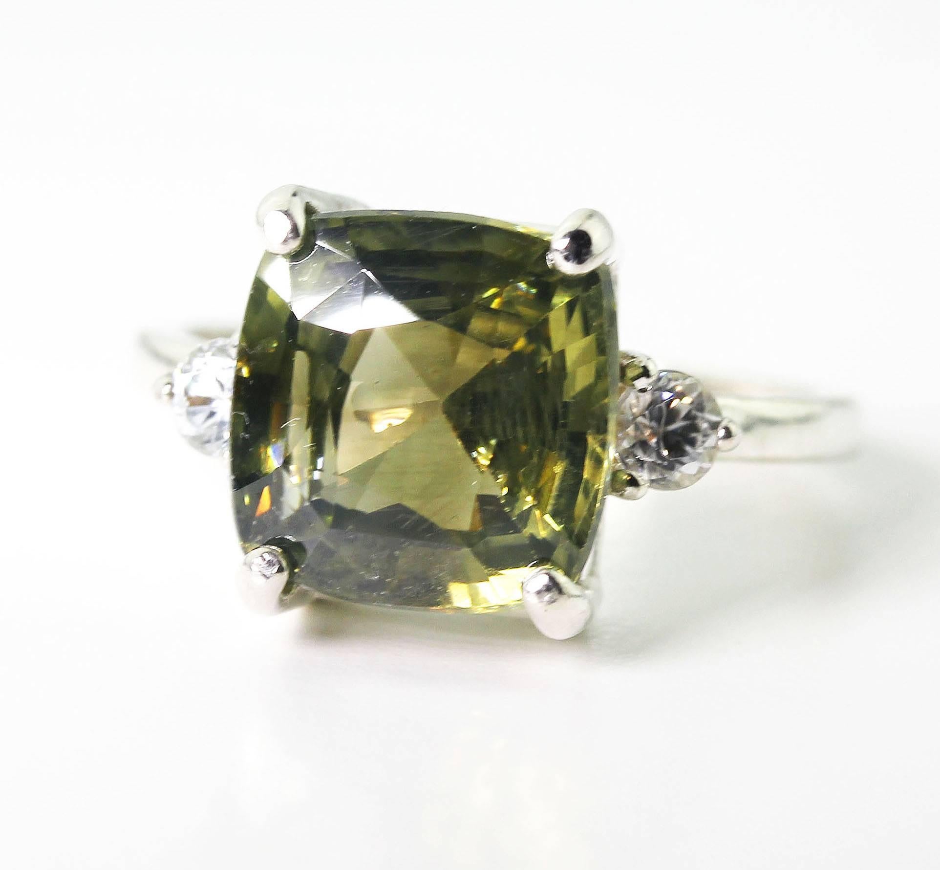 Rare Unique 6.7 Carat Green Spinel and Zircon Fashion Ring 1