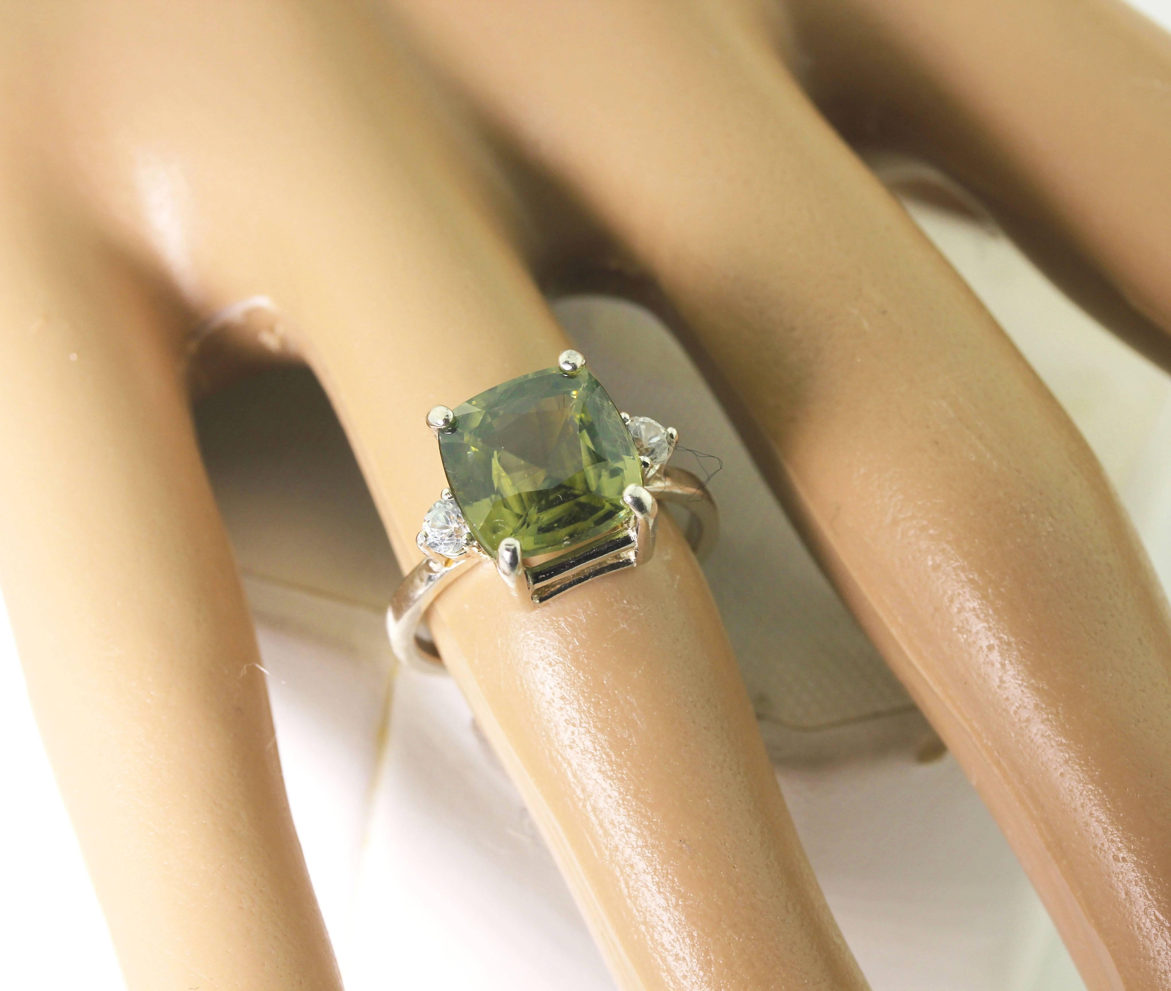 Rare Unique 6.7 Carat Green Spinel and Zircon Fashion Ring 3