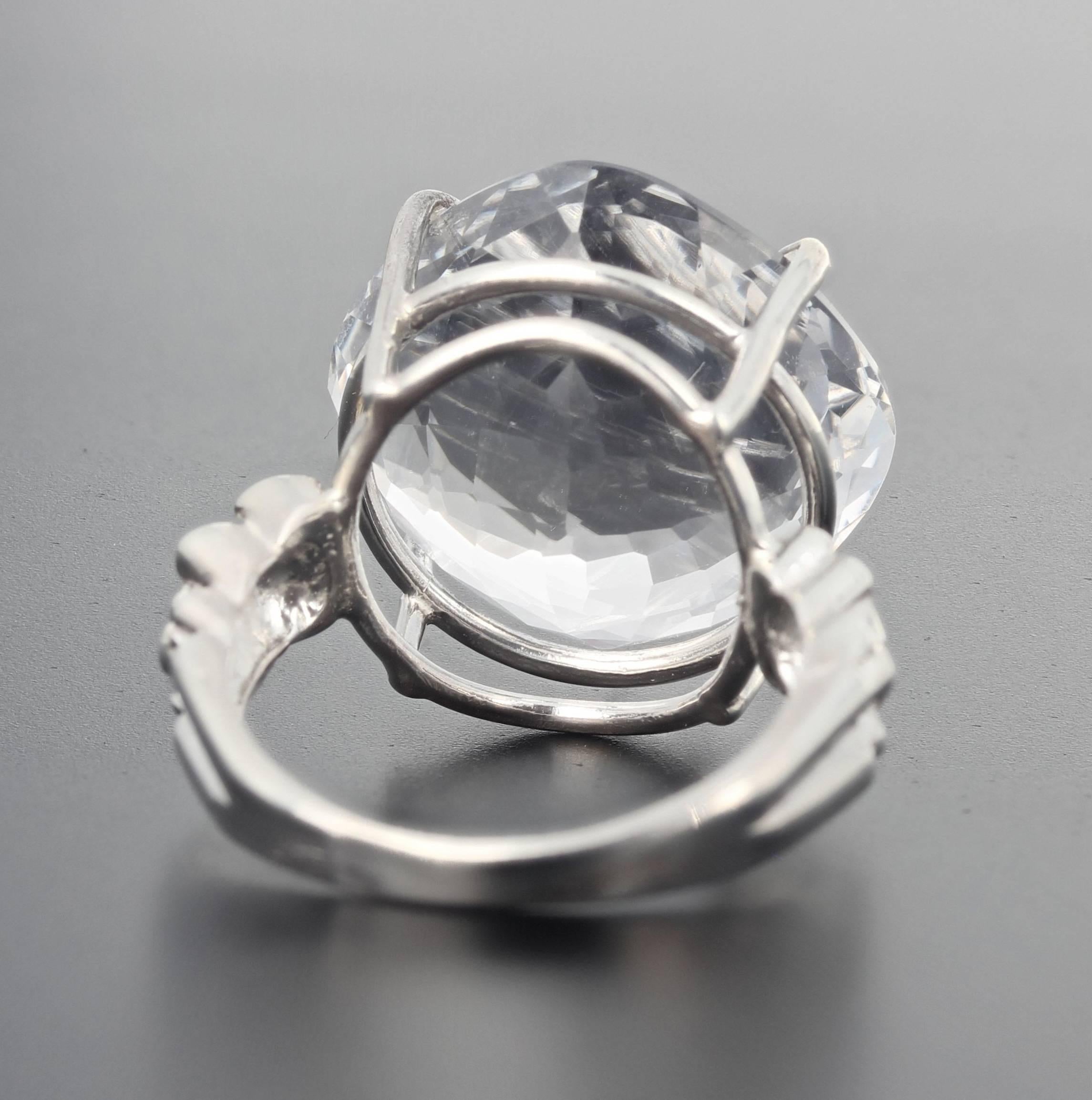 Women's or Men's Gemjunky Unique Brilliant 22 Carat White Quartz Sterling Silver Ring