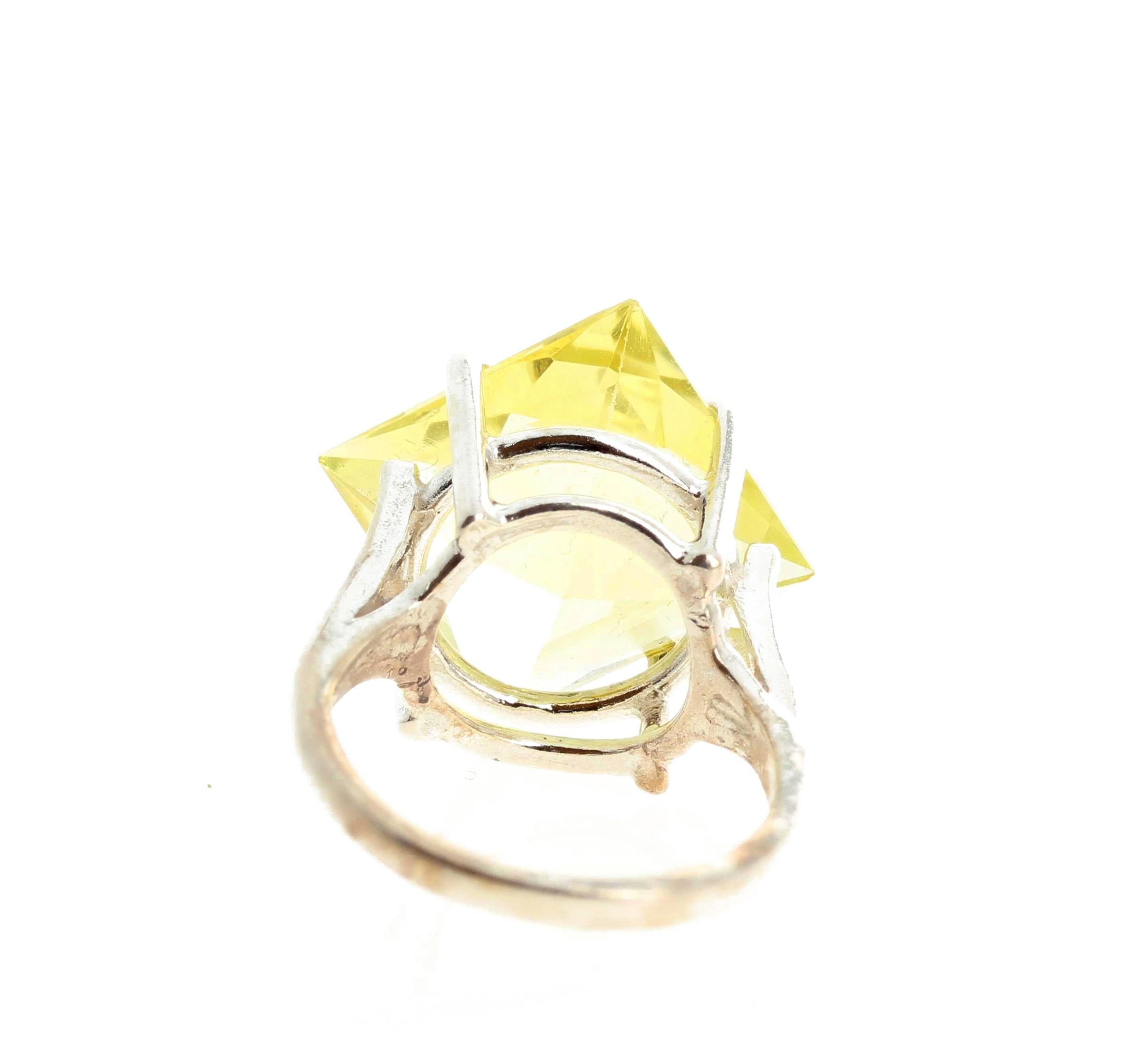 AJD Glittering 12 Cts Lemon Quartz Sterling Silver Glamorous Cocktail Ring In New Condition In Raleigh, NC