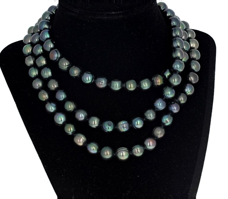 Unique Glittering Freshwater Cultured Pearl Necklace For Sale at 1stdibs