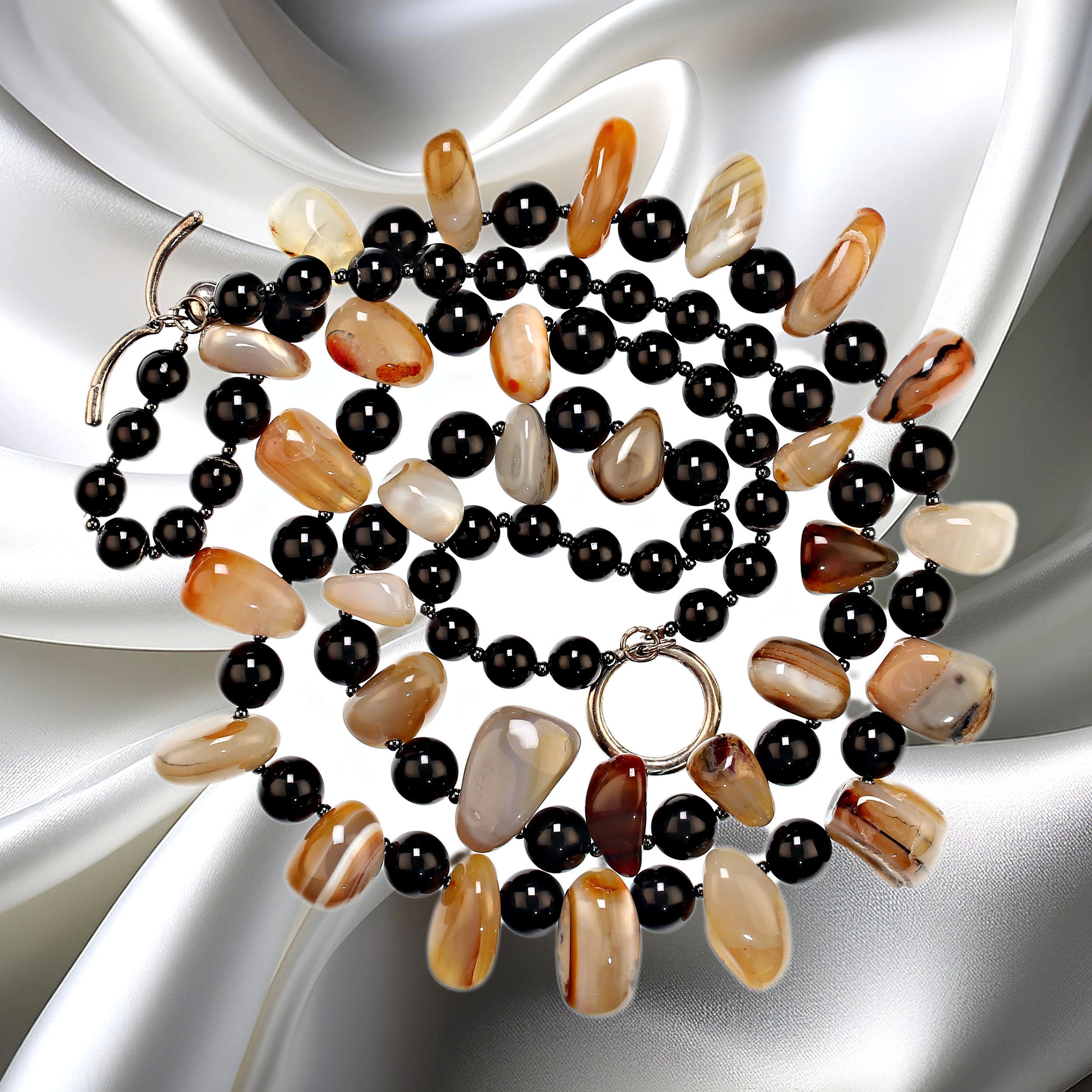 AJD Stunning Botswana Agate Nugget and Black Onyx Two strand necklace (collier à deux rangs)