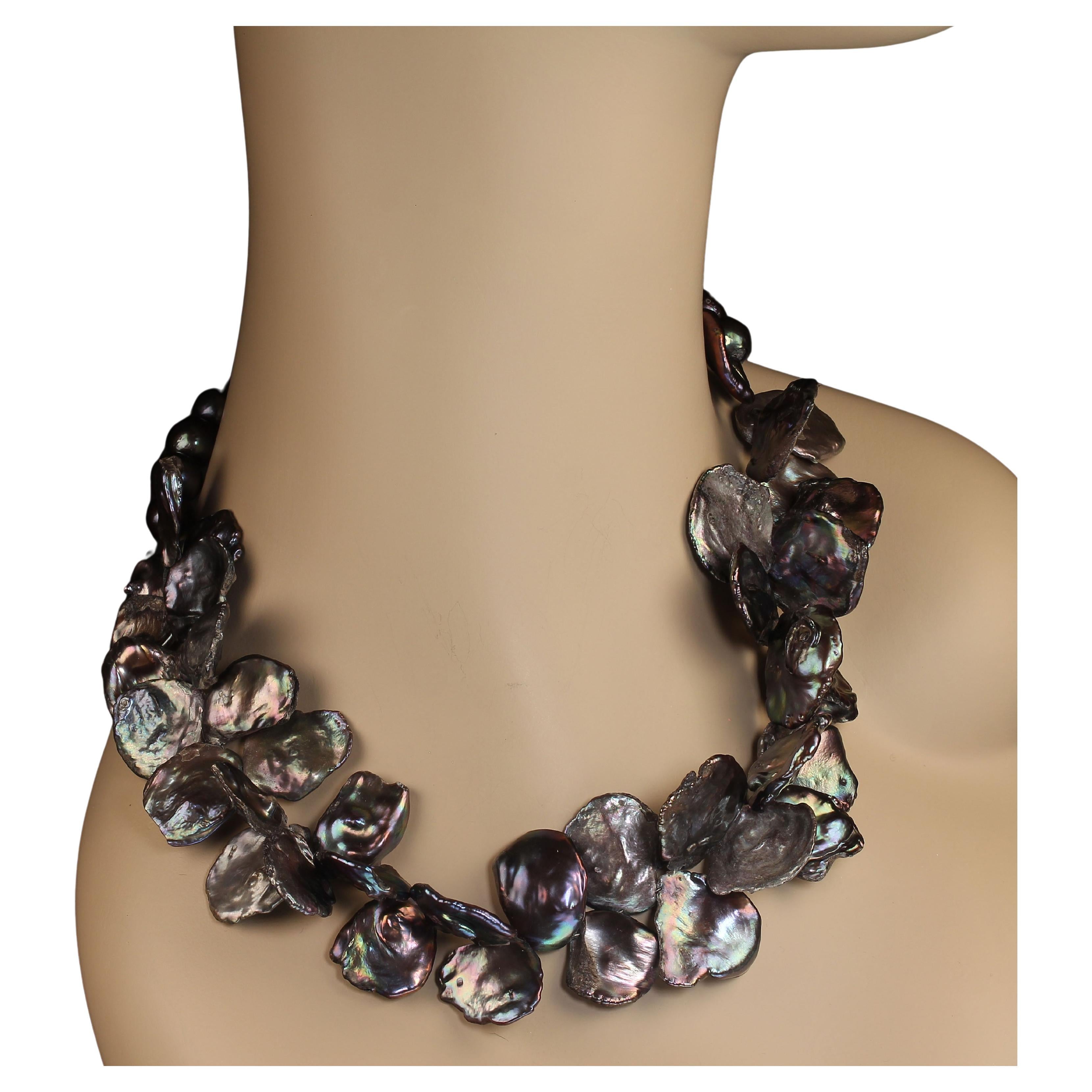 Fluttering petals of iridescent peacock pearls necklace.  This expandable necklace is 17-18 inches for a comfortable fit.  The gorgeous pearls flash iridescent shades of purple, green, pink, and blue.  MN2316