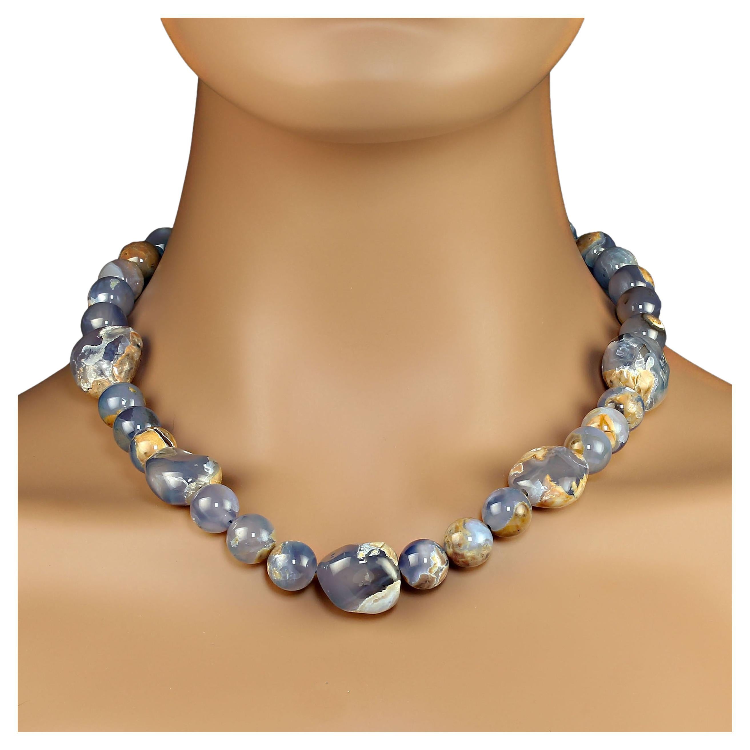 AJD 19 Zoll Blauer Chalcedon mit Matrix-Halskette aus Chalcedon 