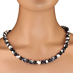 AJD 29 Zoll Halskette aus schwarzem und weißem Feuerachat und schwarzem Onyx   Das perfekte Geschenk!