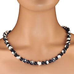 AJD Collier de 29 pouces en agate de feu noire et blanche et onyx noir   Un cadeau parfait !