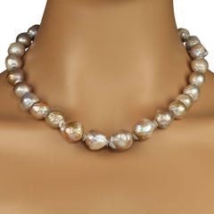 AJD 19 pouces perles baroques iridescentes argentées avec accents argentés Parfait cadeau !