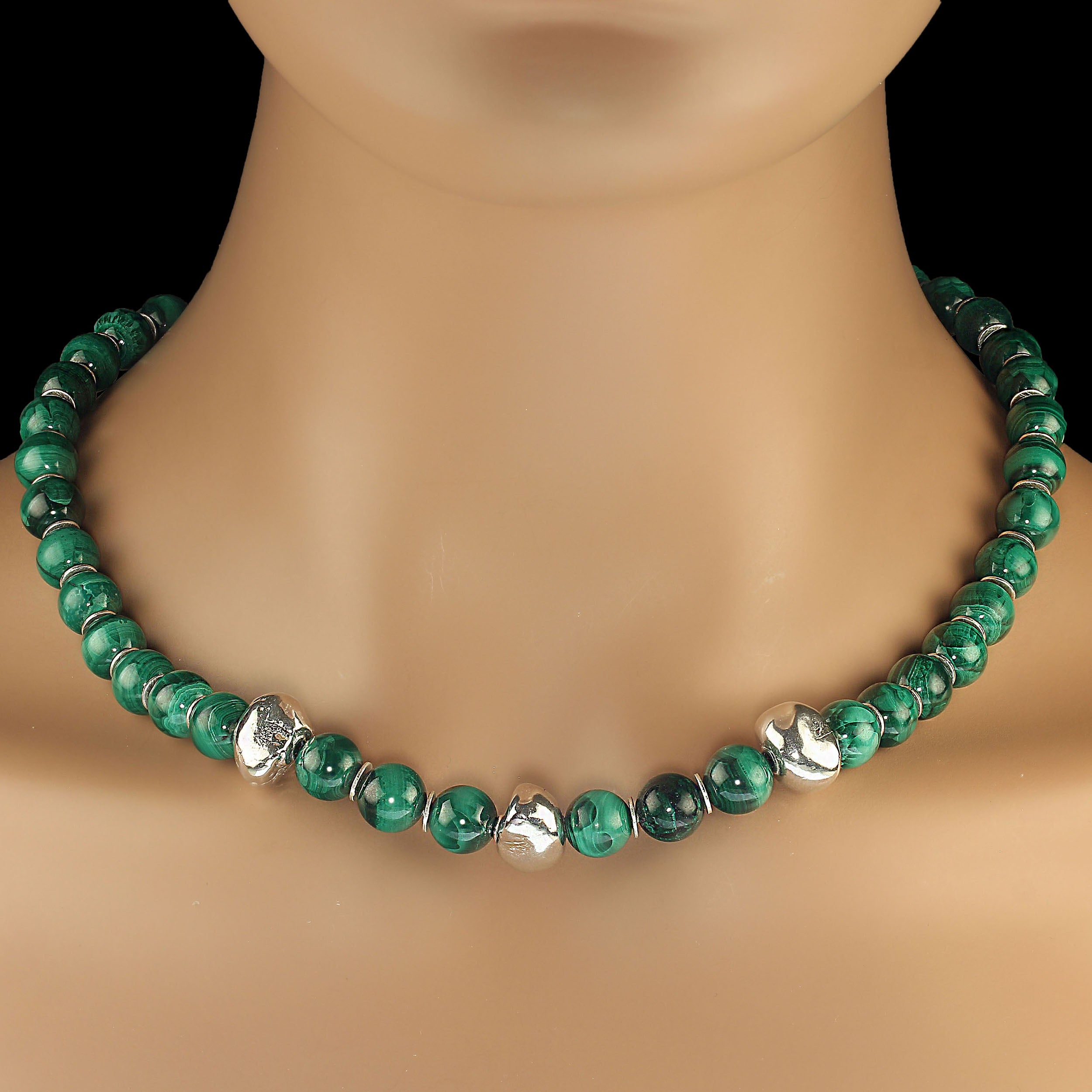 AJD Collana da 20 pollici con malachite meravigliosa e accenti in argento sterling