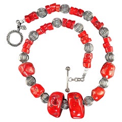AJD Collana di corallo di bambù rosso ricco da 24 pollici con accenti scanalati in argento