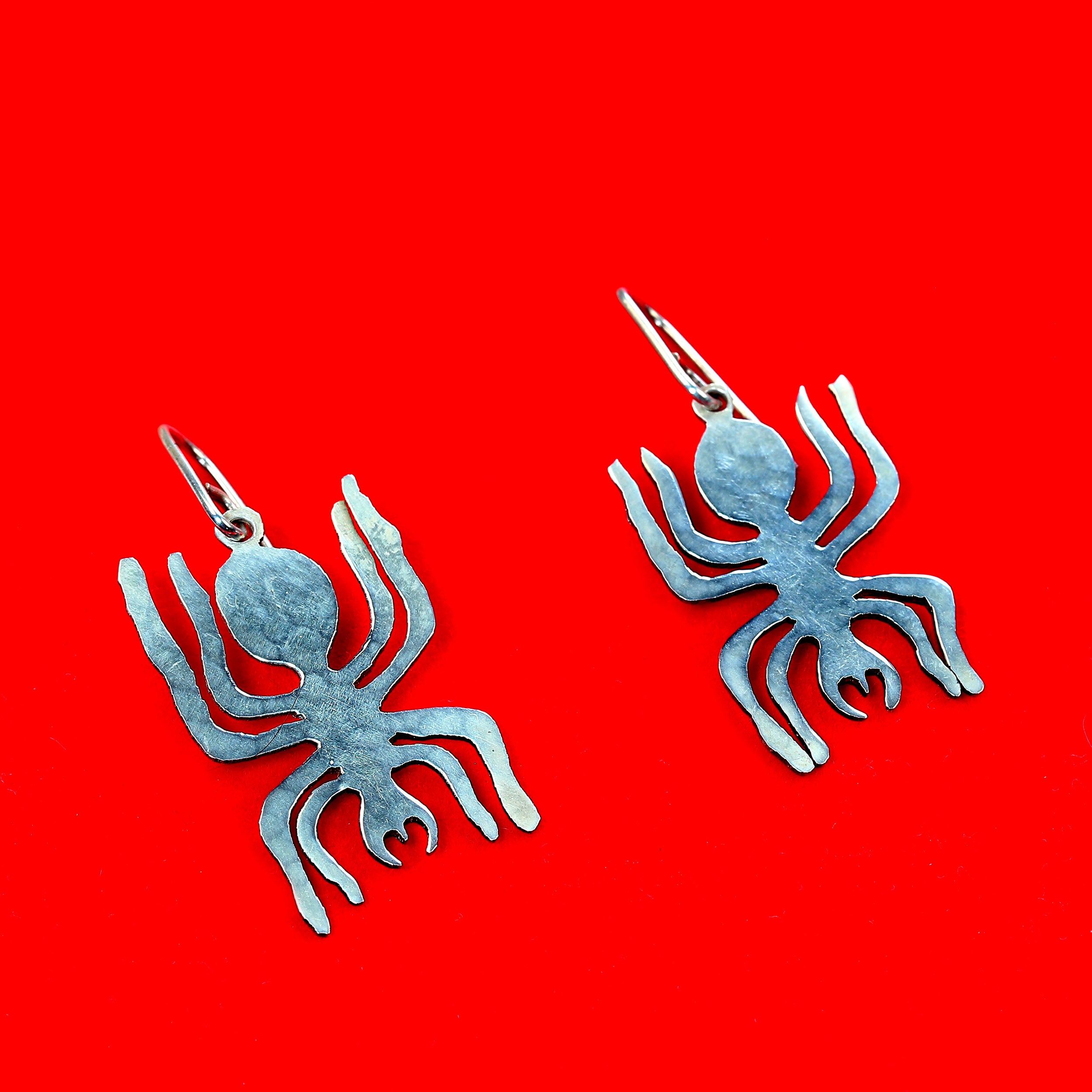 AJD Sterling Silver NAZCA Line Spider Earrings For Sale