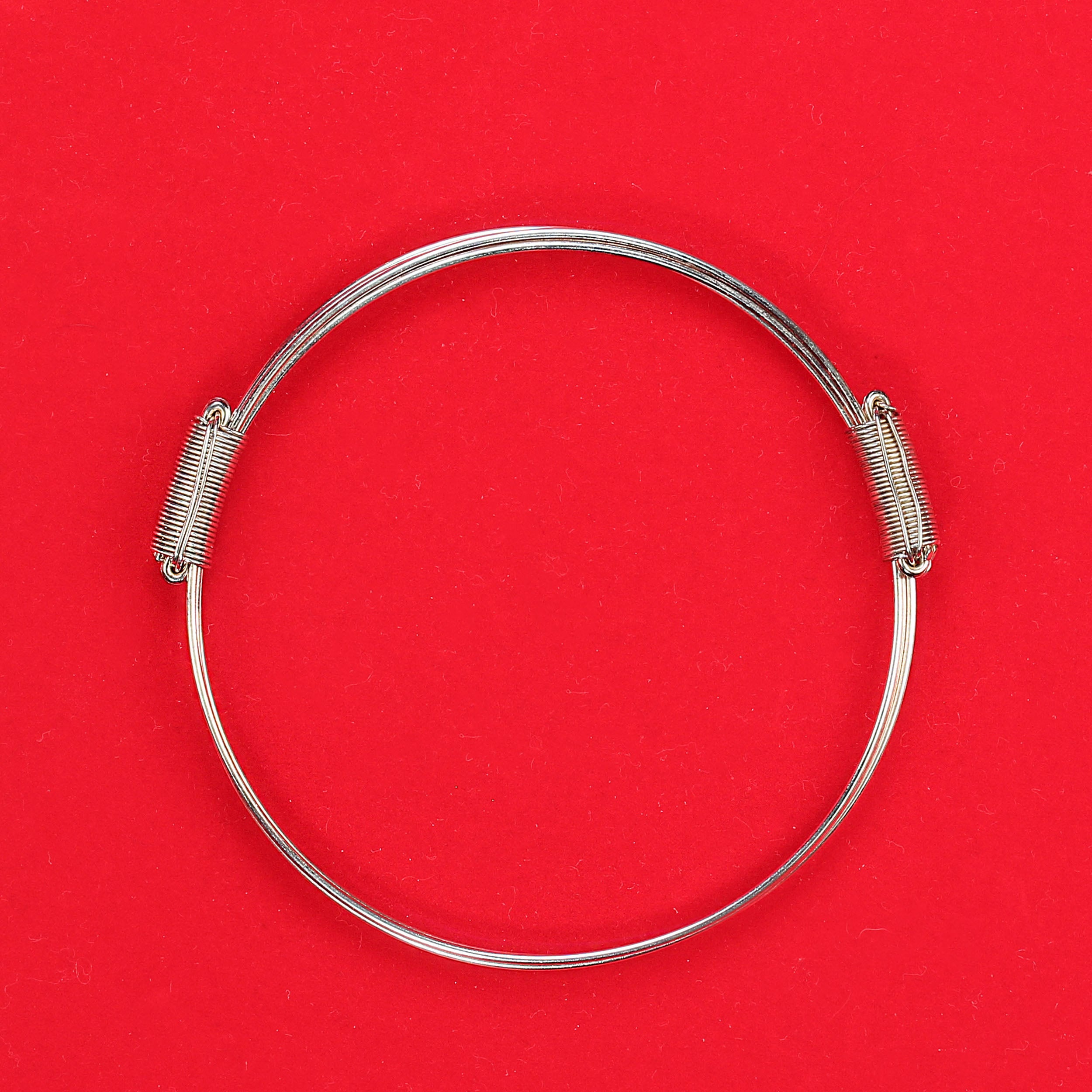 Fun Elephant Hair Silver Bracelet – Adjustable, Stylish & Lightweight

Discover the elegance and versatility of this fun 