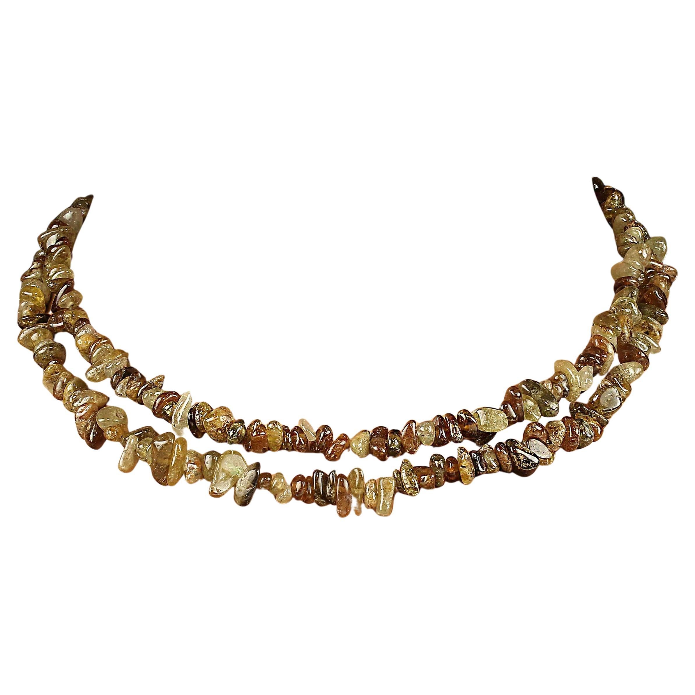 Collana infinita AJD di granati verdi lucidati a specchio in vendita