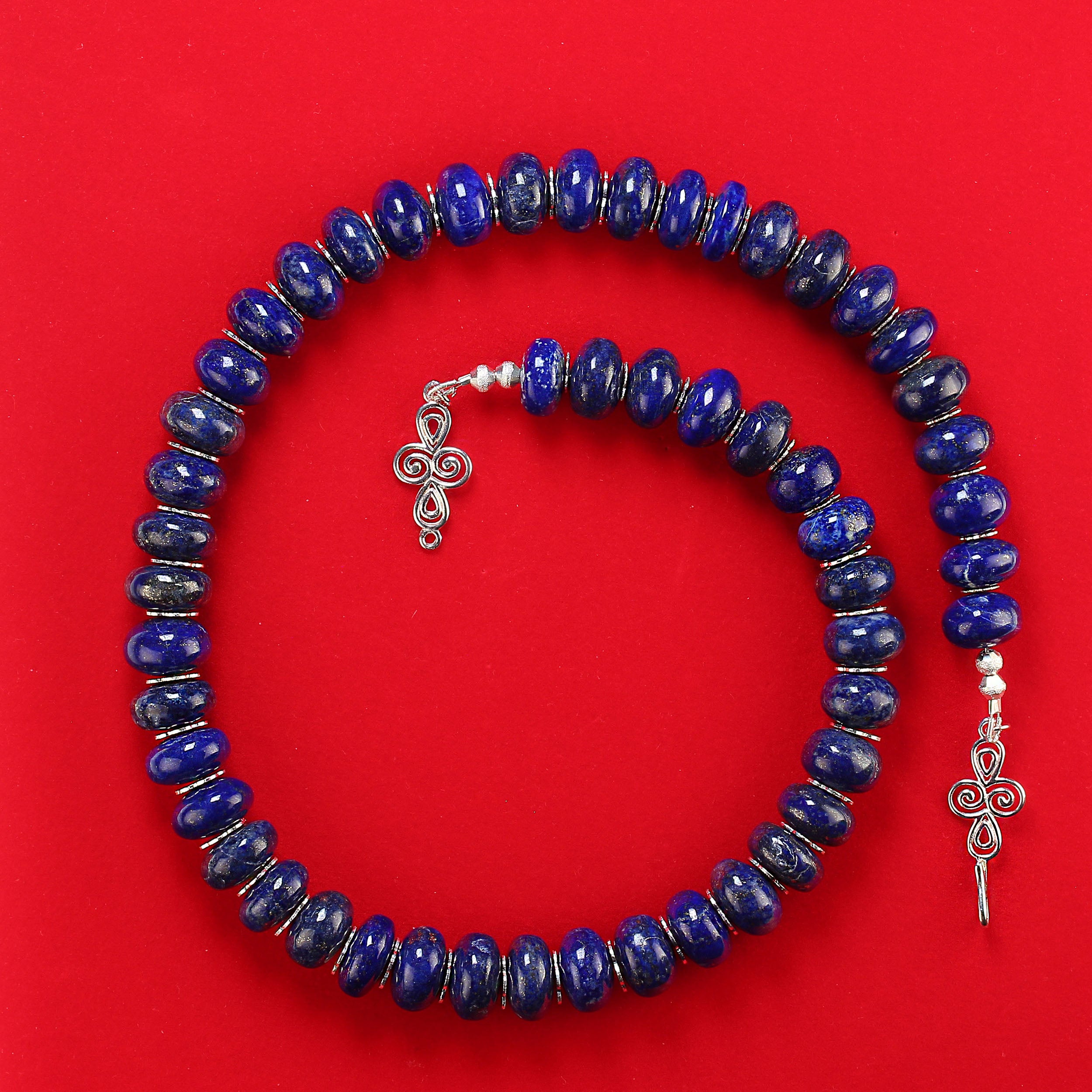 AJD Einzigartige Rondellen aus rauchfarbenem Lapislazuli und 21-Zoll Halskette