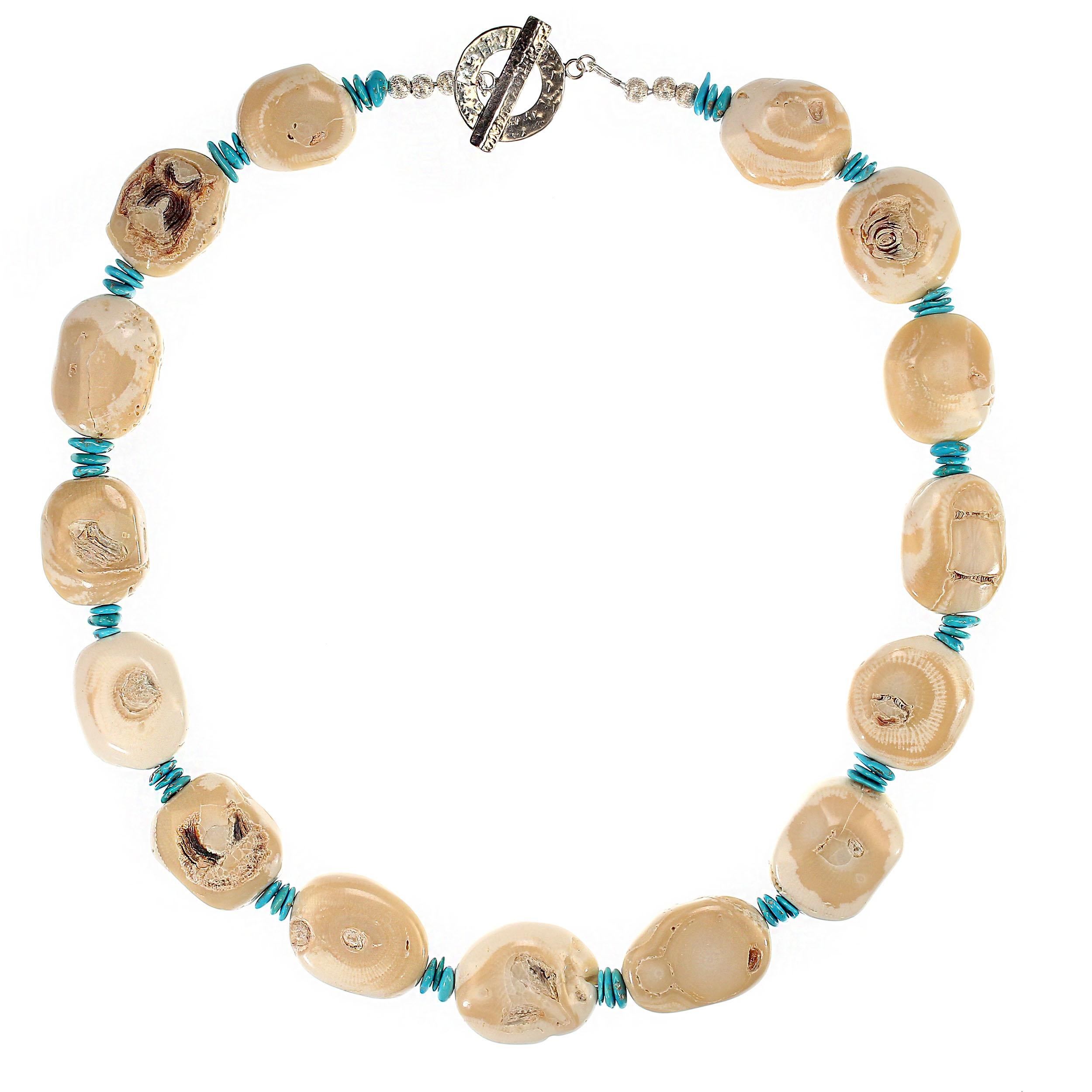 Femenino o masculino AJD Collar Diversión de Verano Coral de Bambú Blanco Cremoso y Acentos de la Bella Durmiente en venta