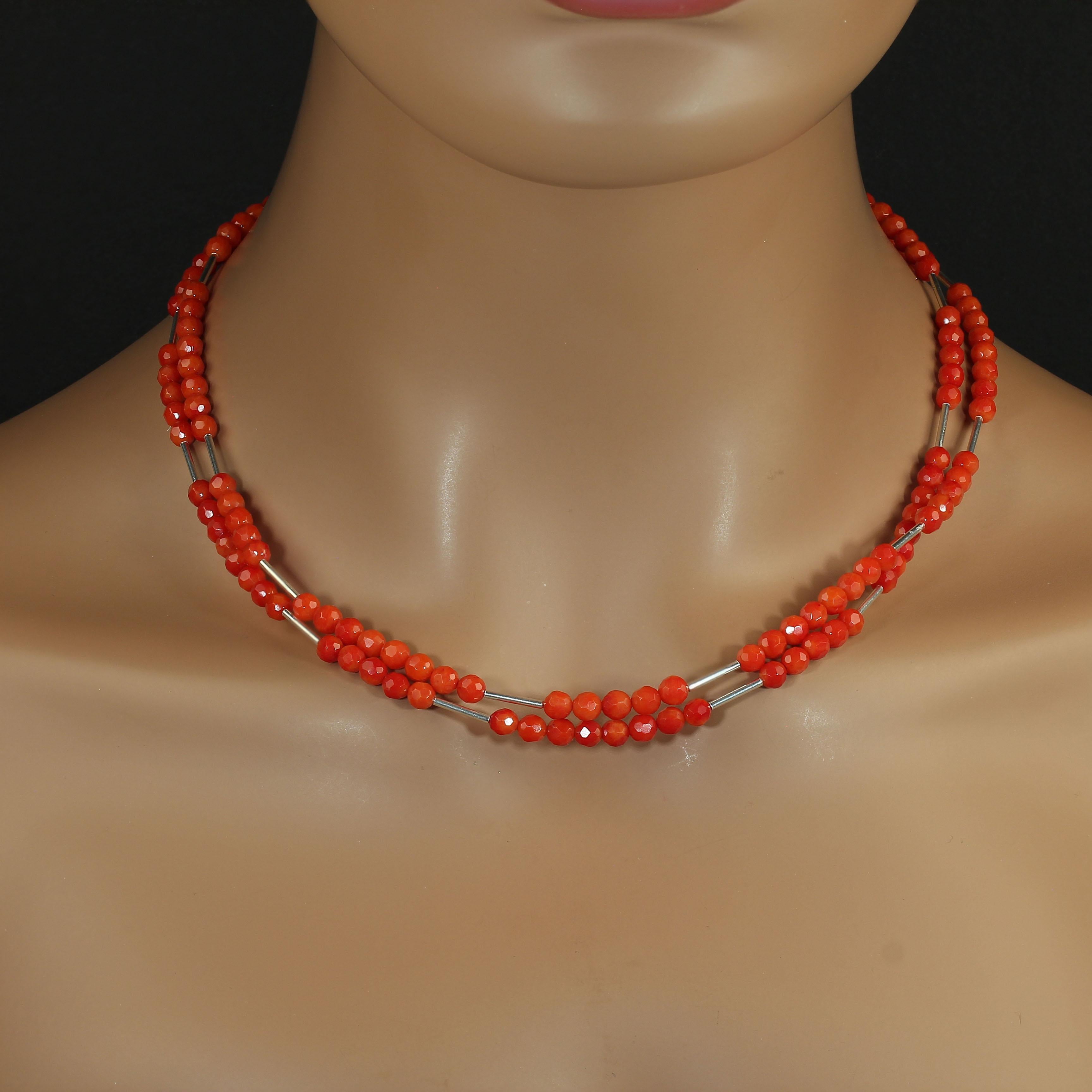 AJD Collar moderno de dos vueltas de coral facetado con detalles plateados en venta 2