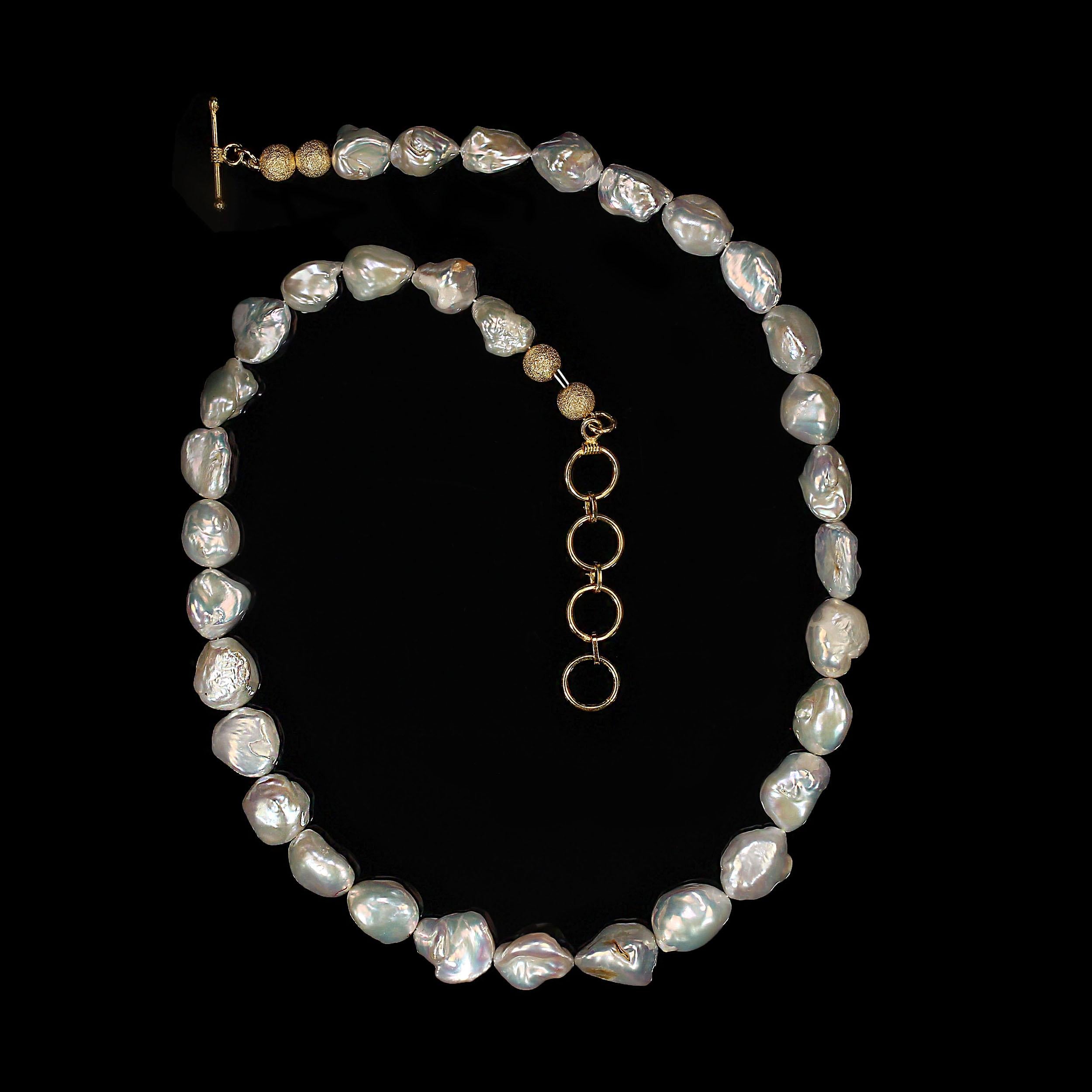AJD Collar de Perlas Keshi Blanco Cremoso Iridiscente de 22 Pulgadas Artesano en venta