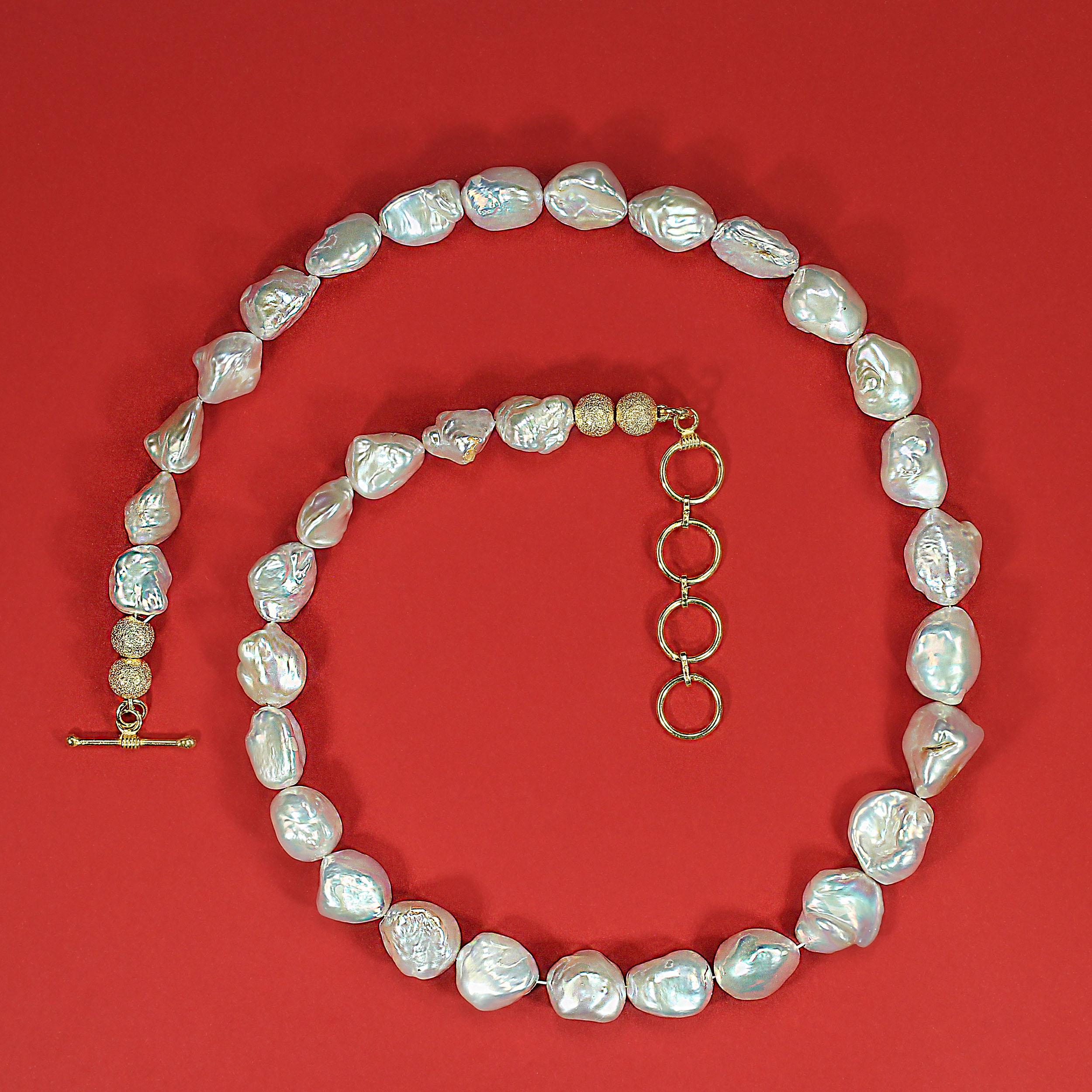 AJD Collar de Perlas Keshi Blanco Cremoso Iridiscente de 22 Pulgadas en Nuevo estado para la venta en Raleigh, NC